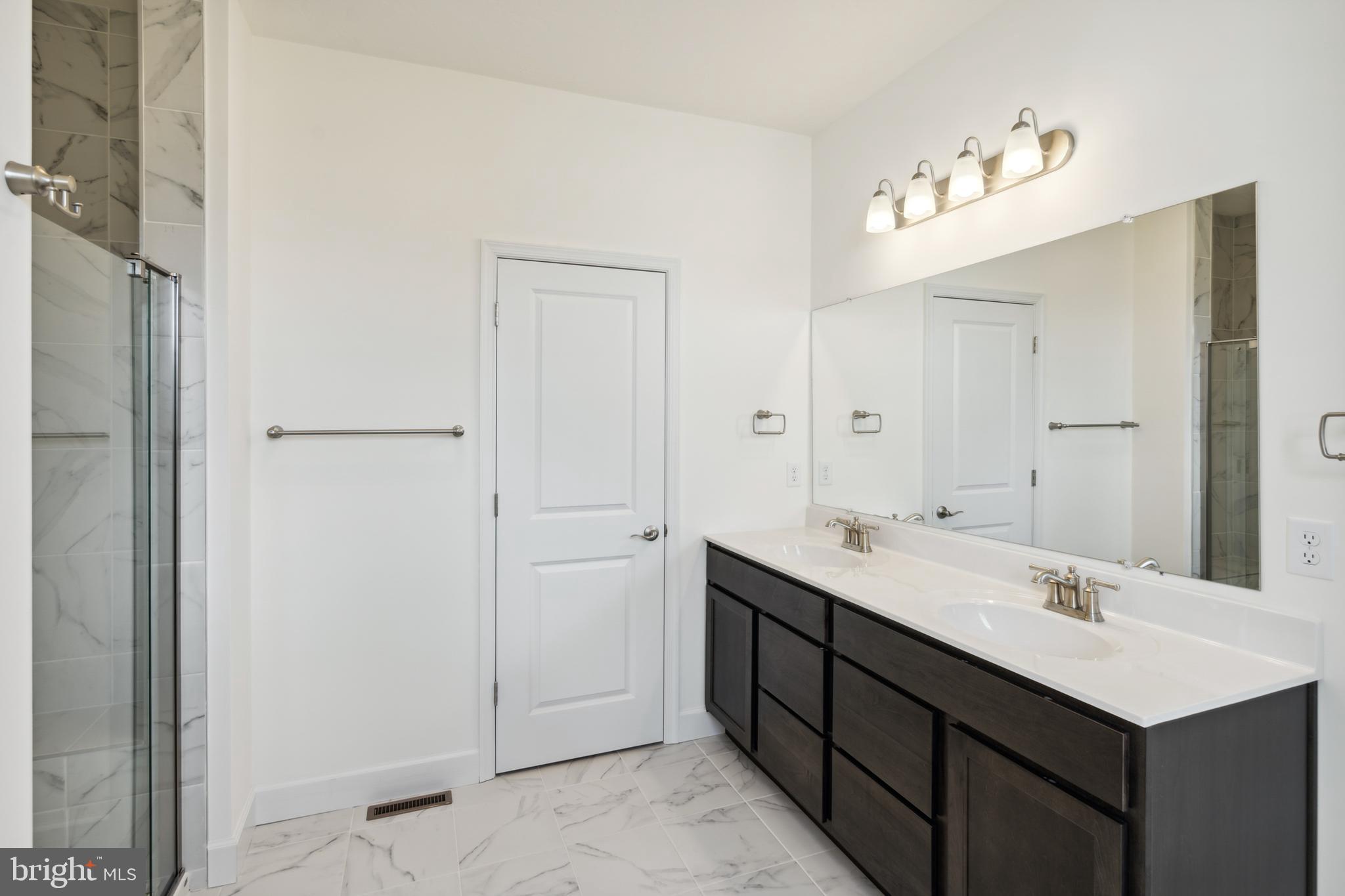 KINGS COURT AT BROWNSTONE - Residential