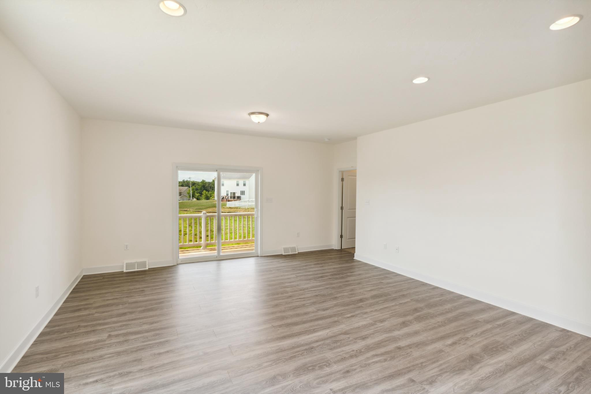 KINGS COURT AT BROWNSTONE - Residential