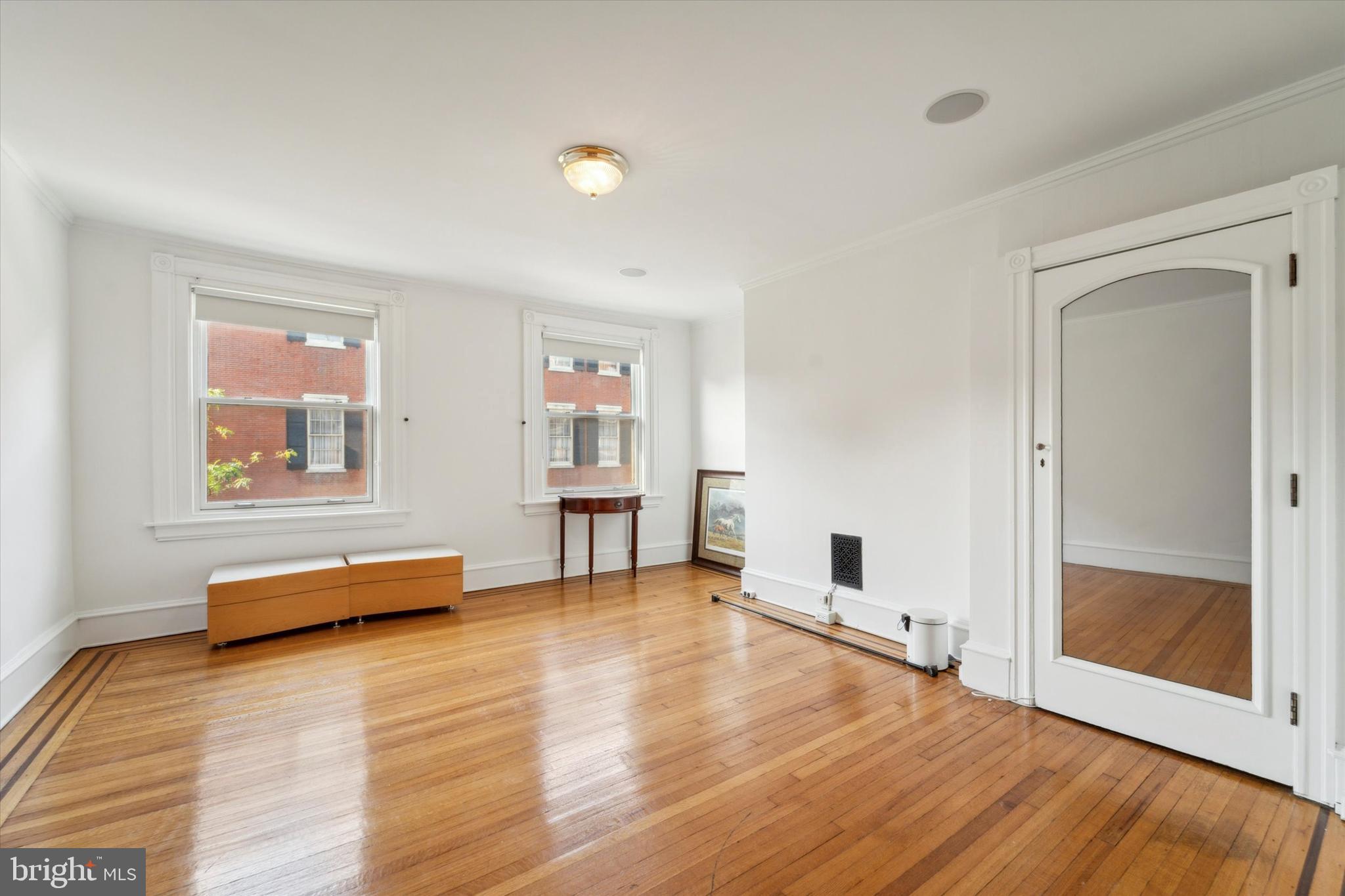 SOCIETY HILL - Residential