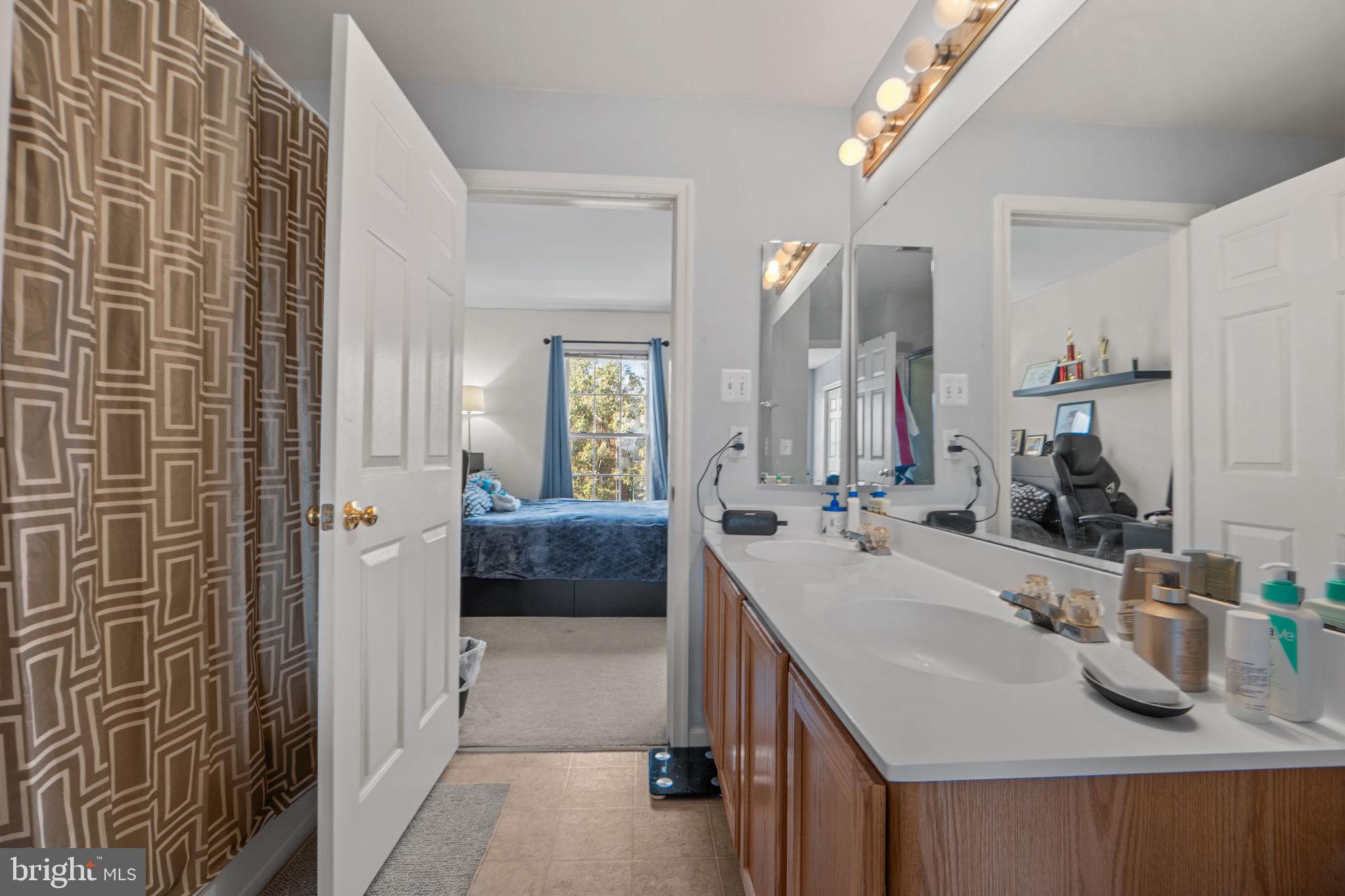 ASHBURN VILLAGE - Residential Lease