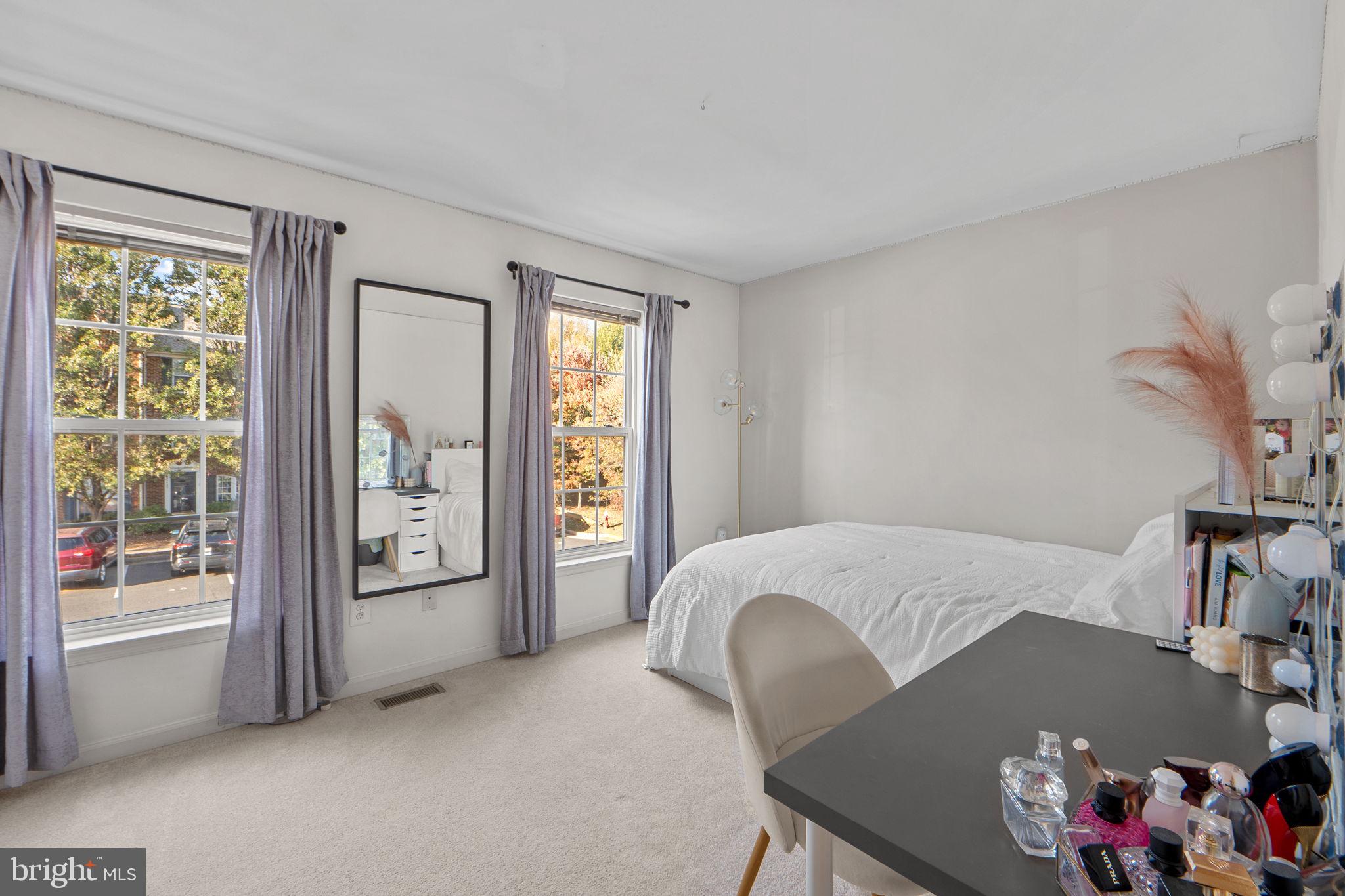 ASHBURN VILLAGE - Residential Lease