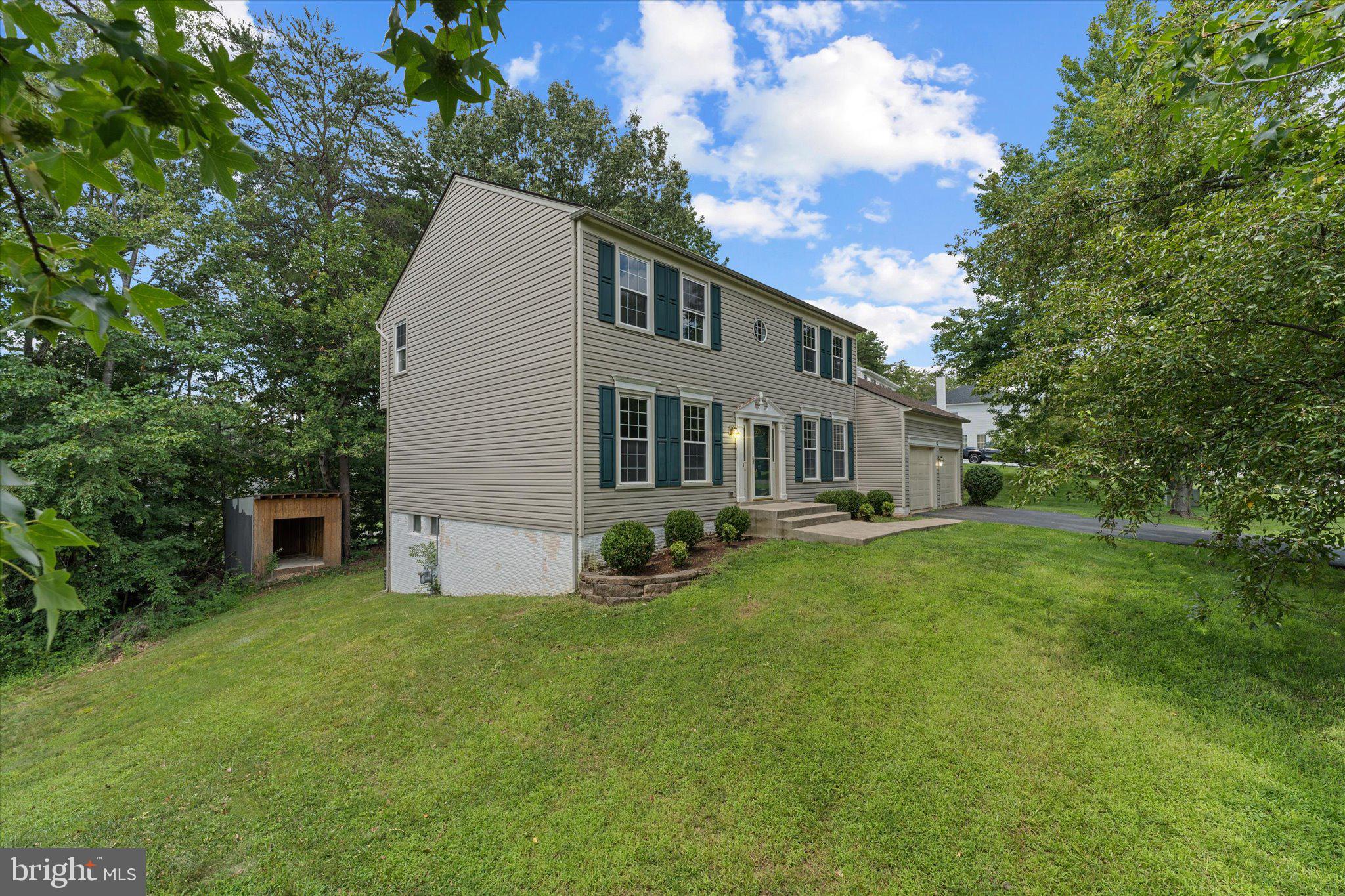 36 WESTHAMPTON COURT