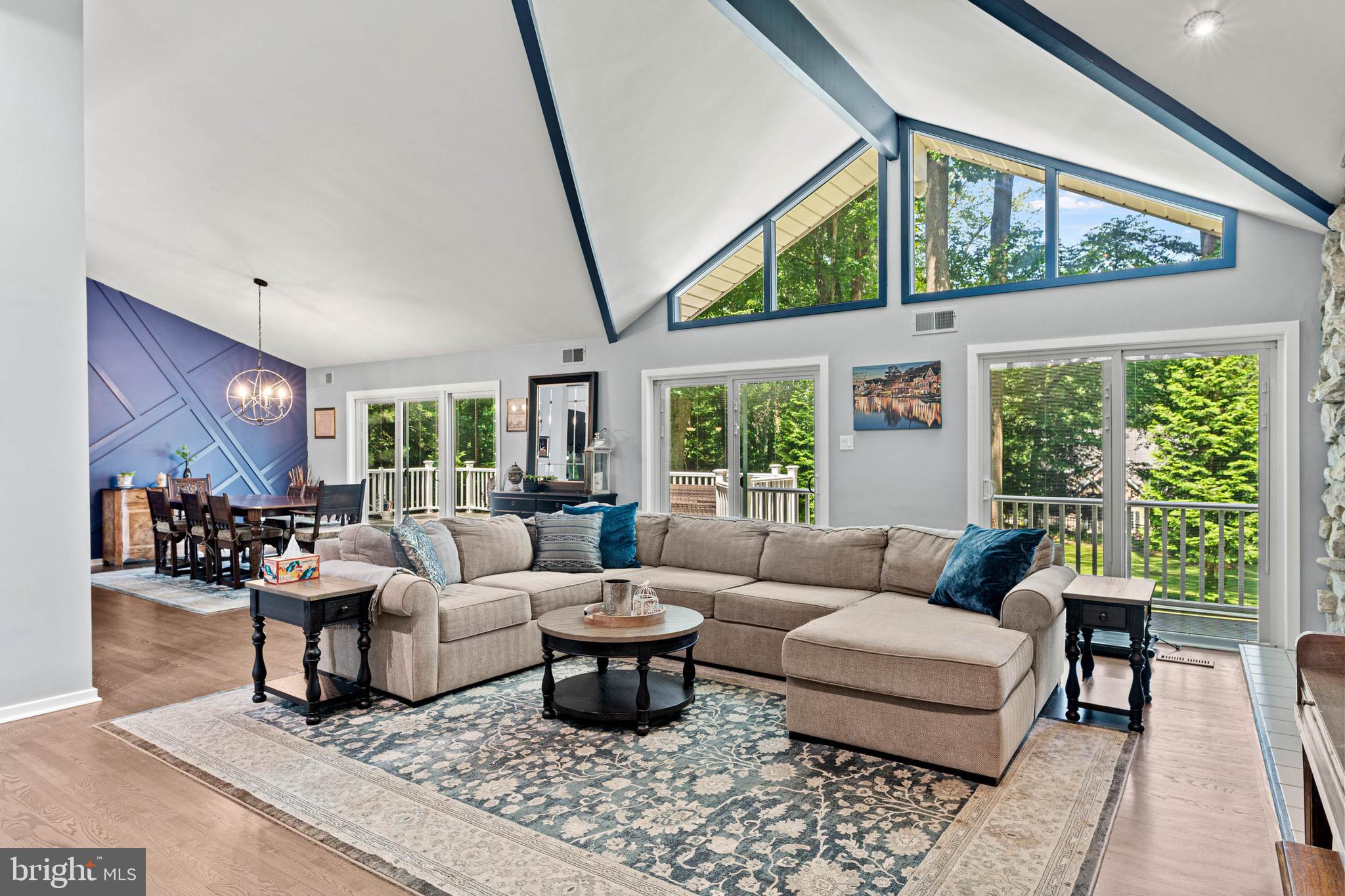 5 MARTINS CIRCLE