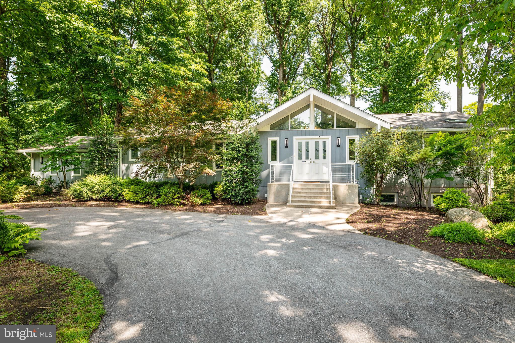 5 MARTINS CIRCLE