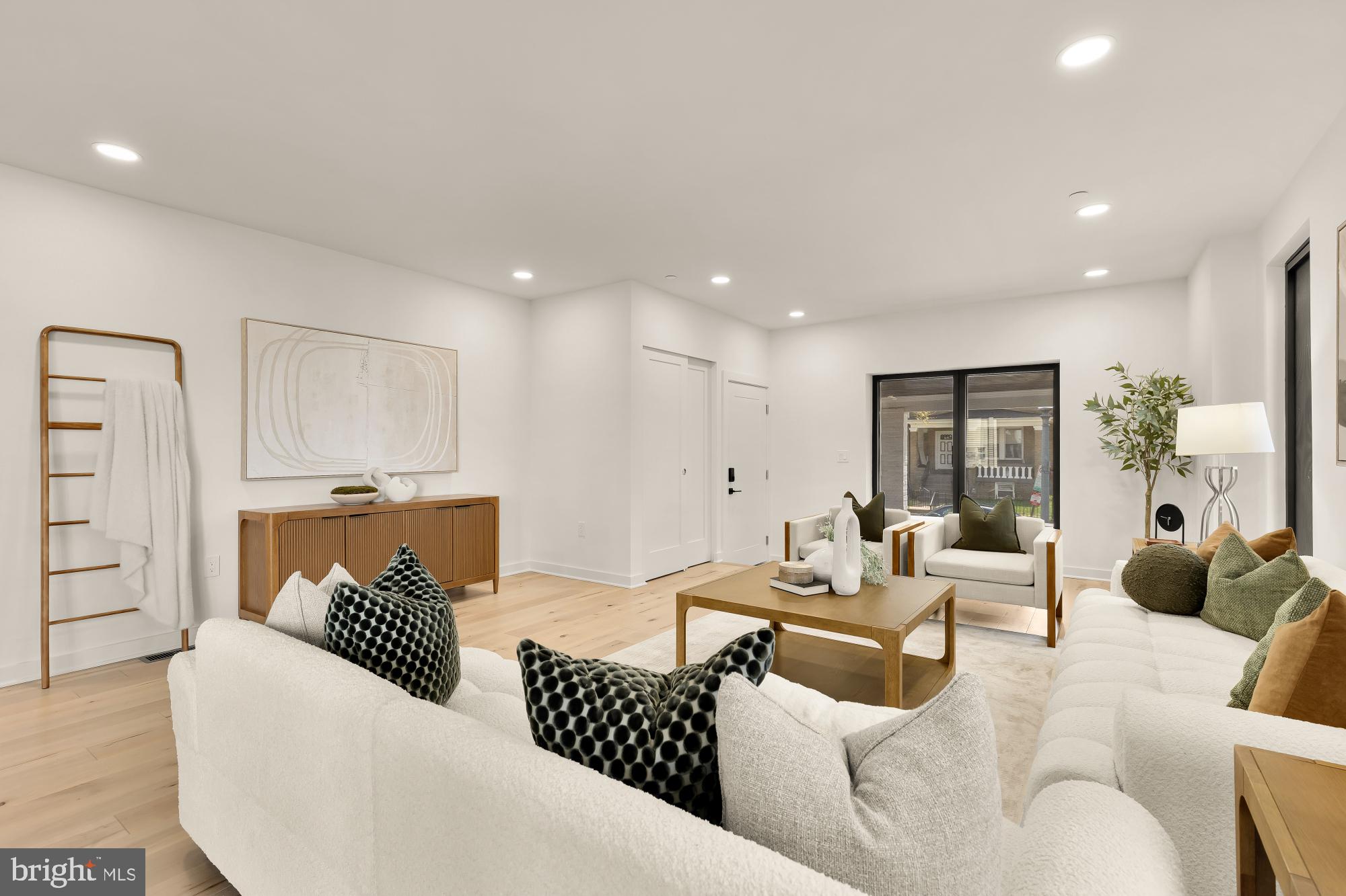 641 QUEBEC PLACE NW 1