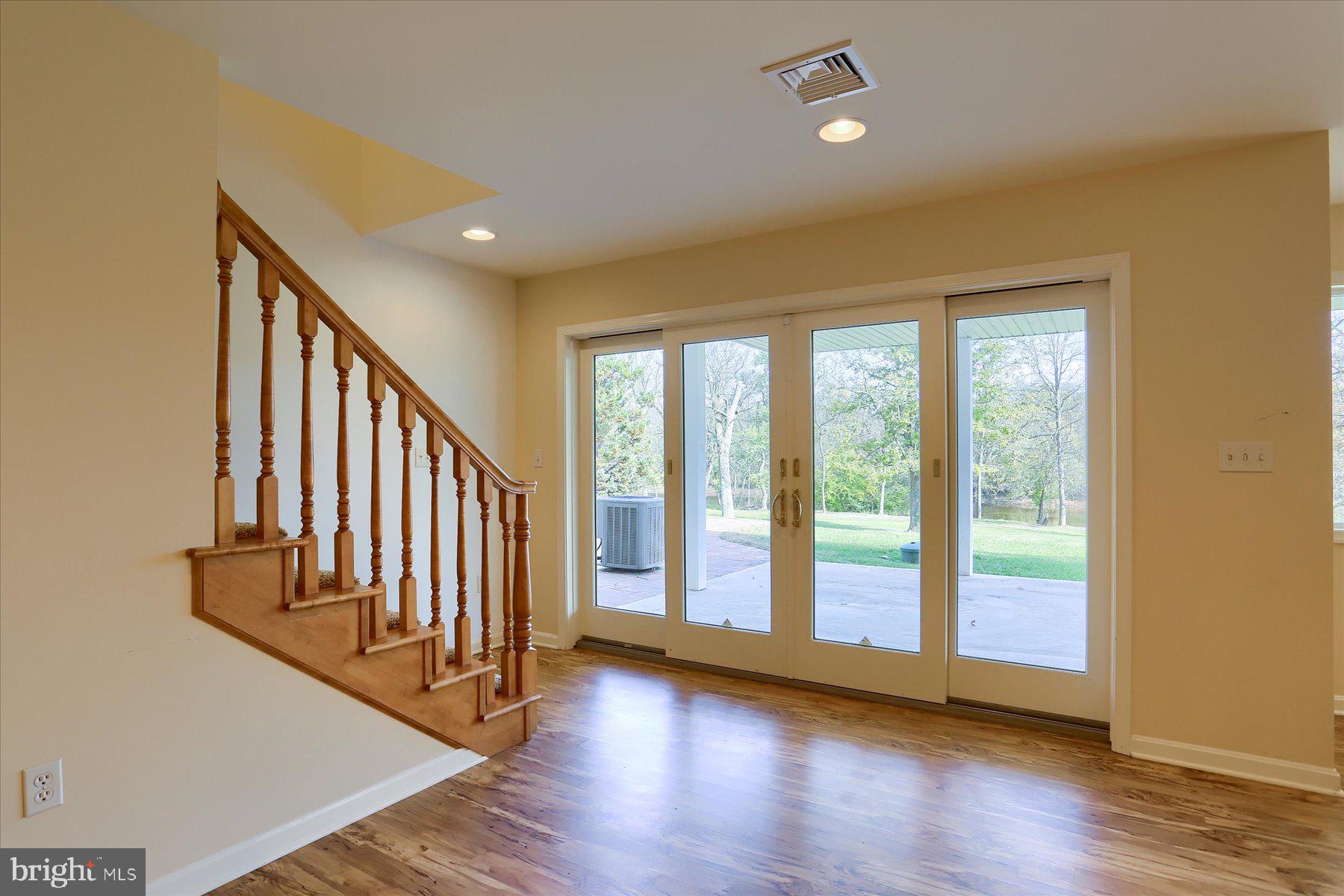 NOLL MANOR - Residential