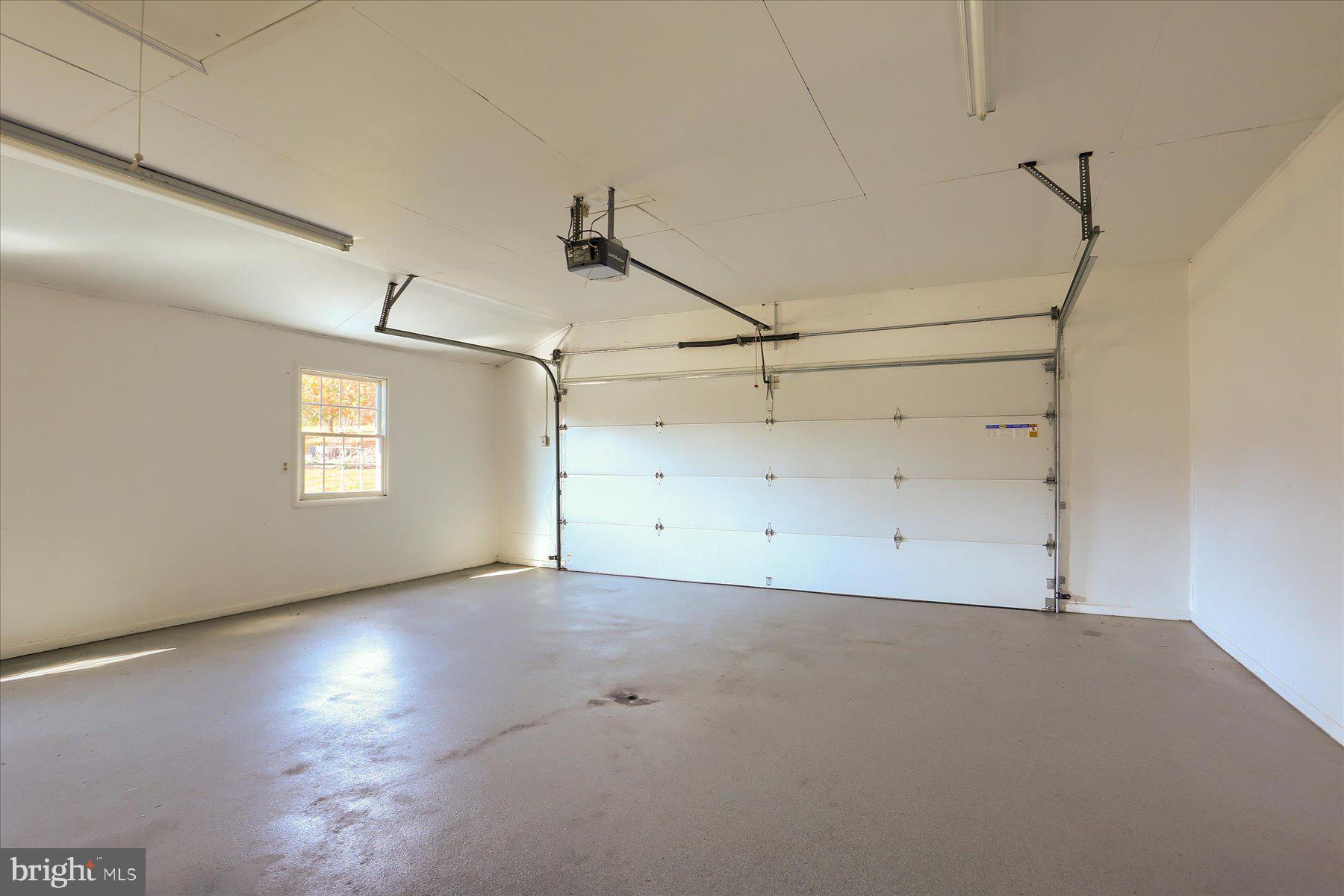 NOLL MANOR - Residential