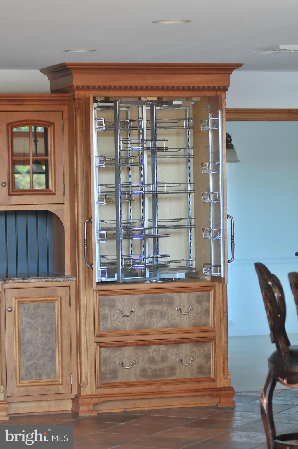 NOLL MANOR - Residential