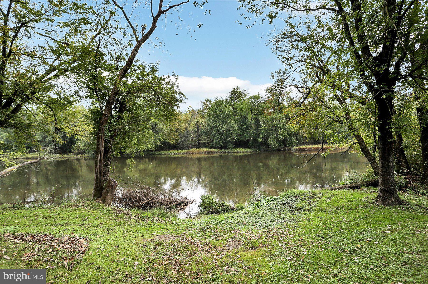 NOLL MANOR - Residential