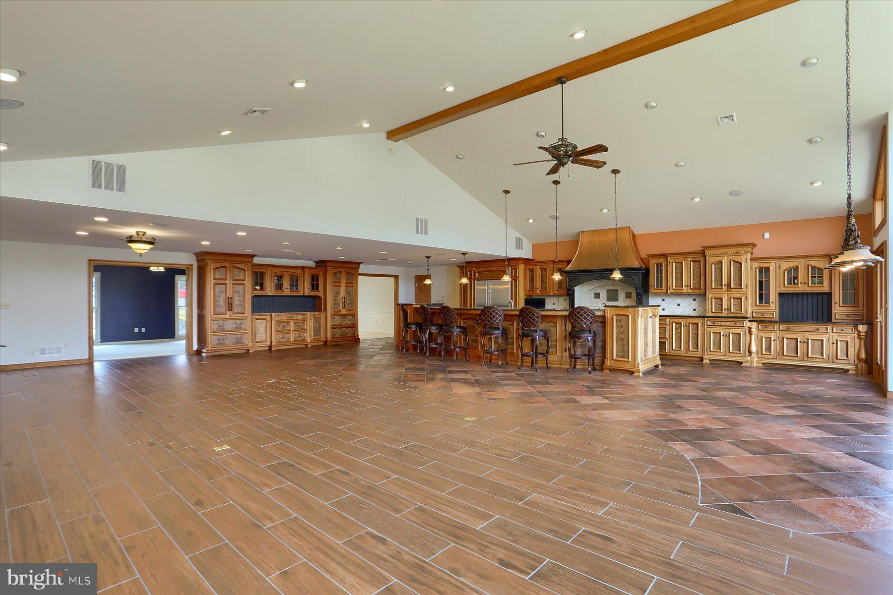 NOLL MANOR - Residential