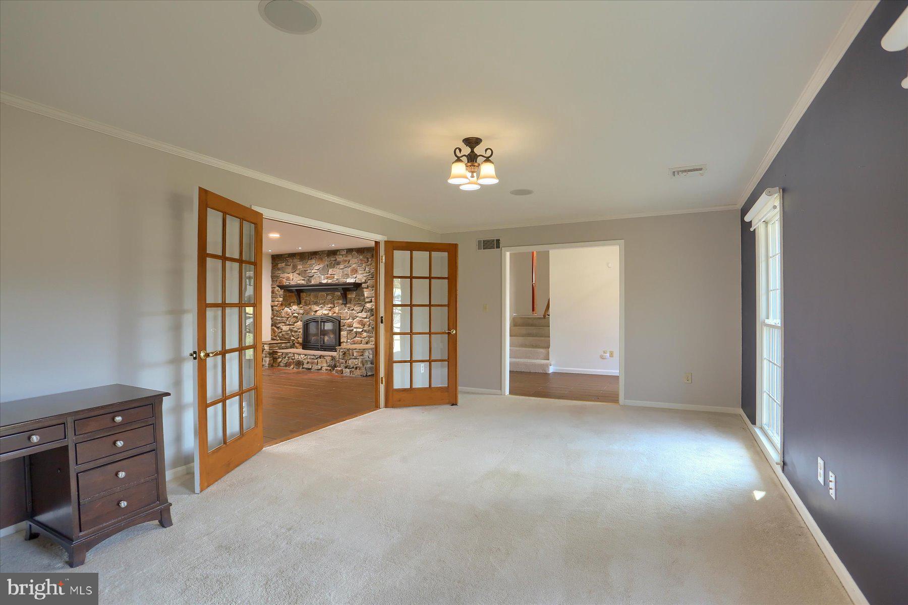 NOLL MANOR - Residential