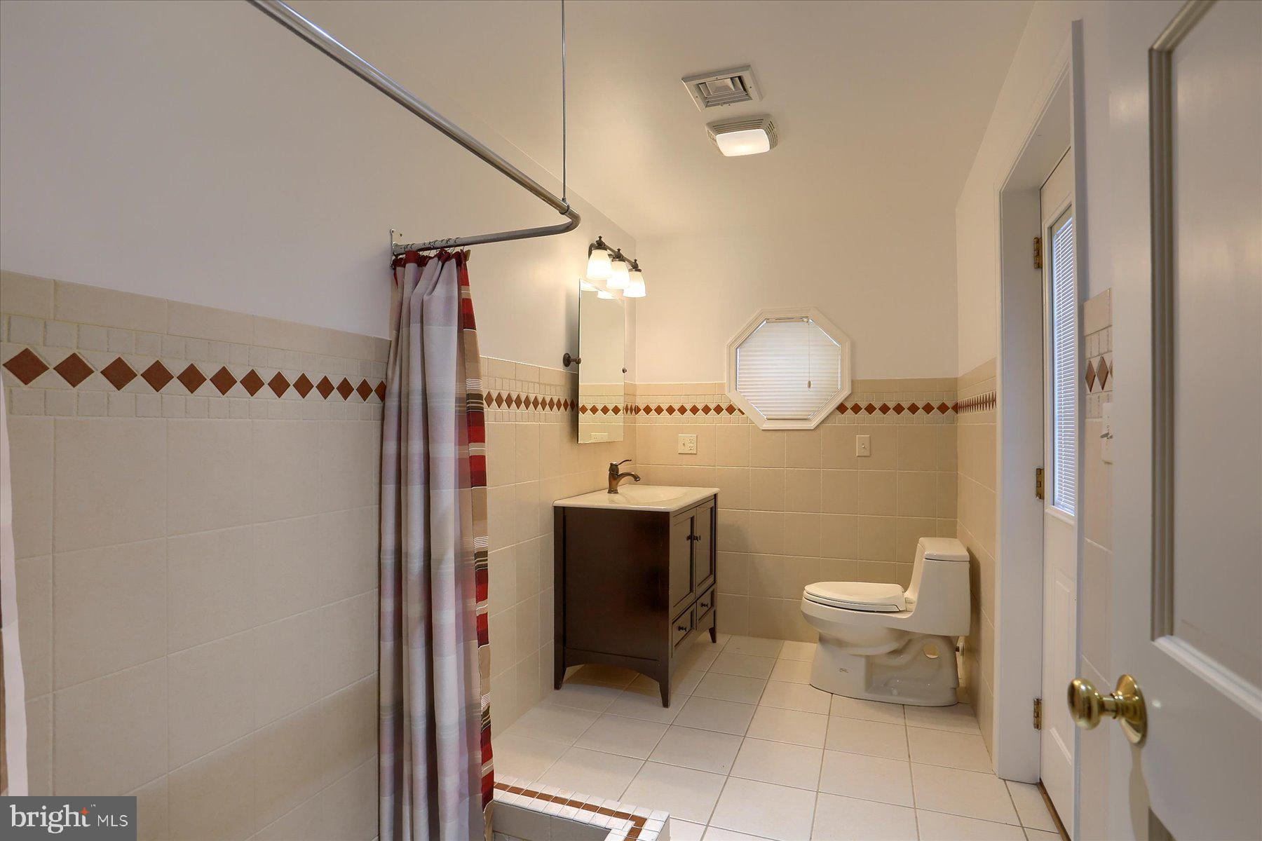 NOLL MANOR - Residential