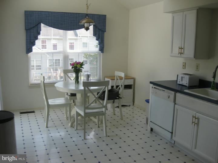 MONTGOMERY GREENE - Residential Lease