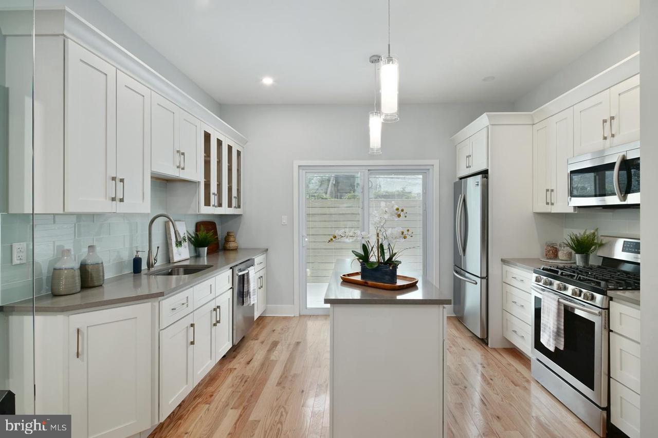 POINT BREEZE - Residential