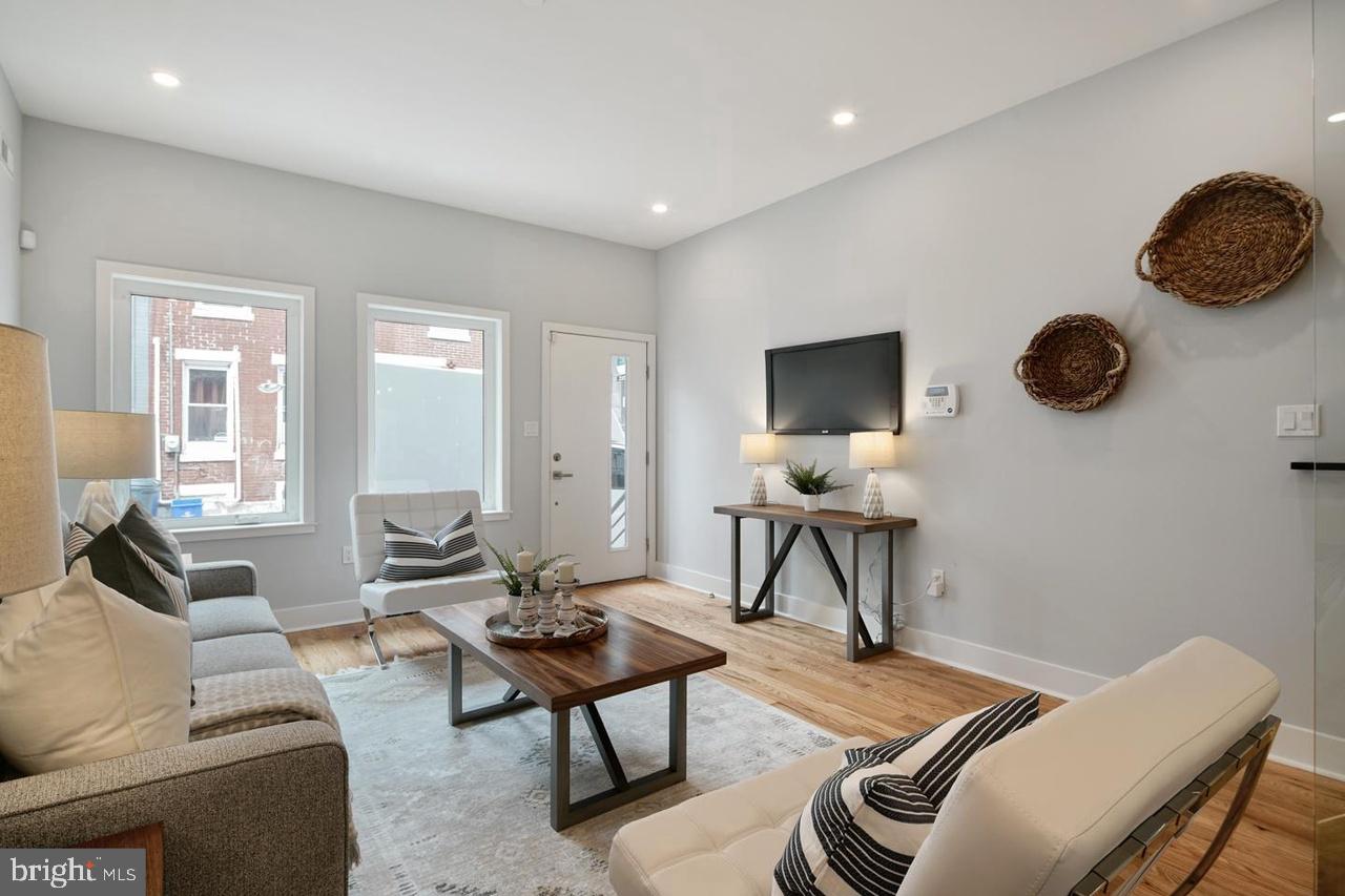 POINT BREEZE - Residential