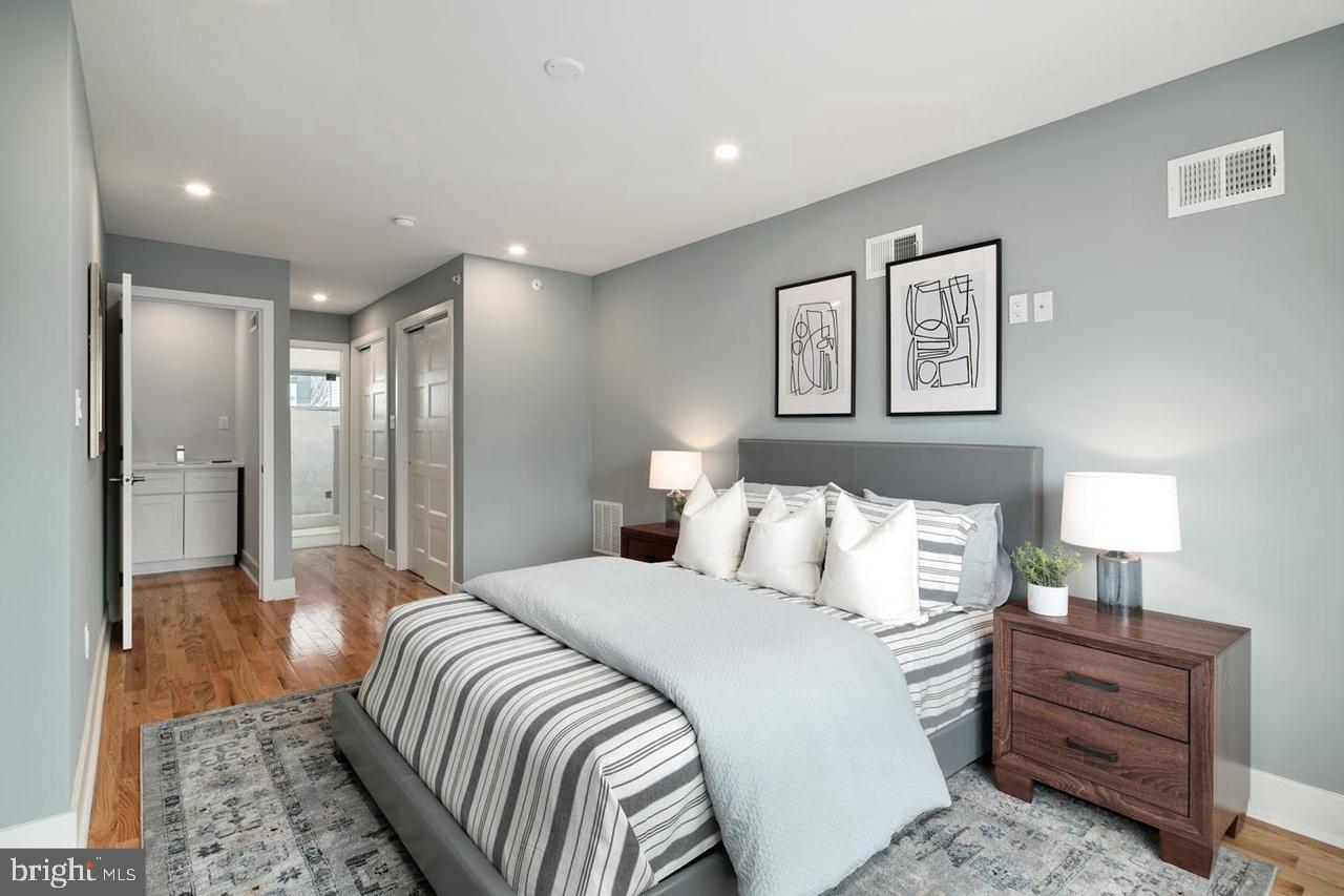 POINT BREEZE - Residential