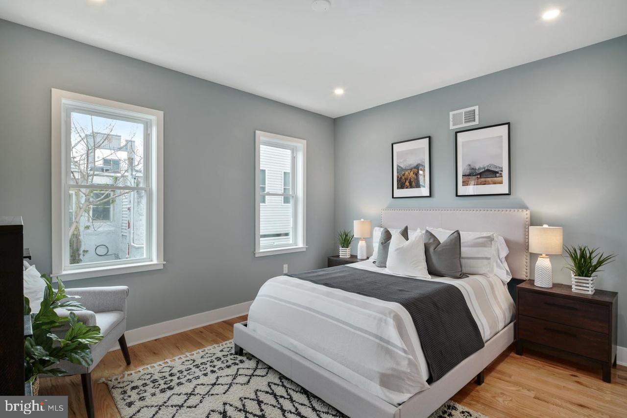 POINT BREEZE - Residential