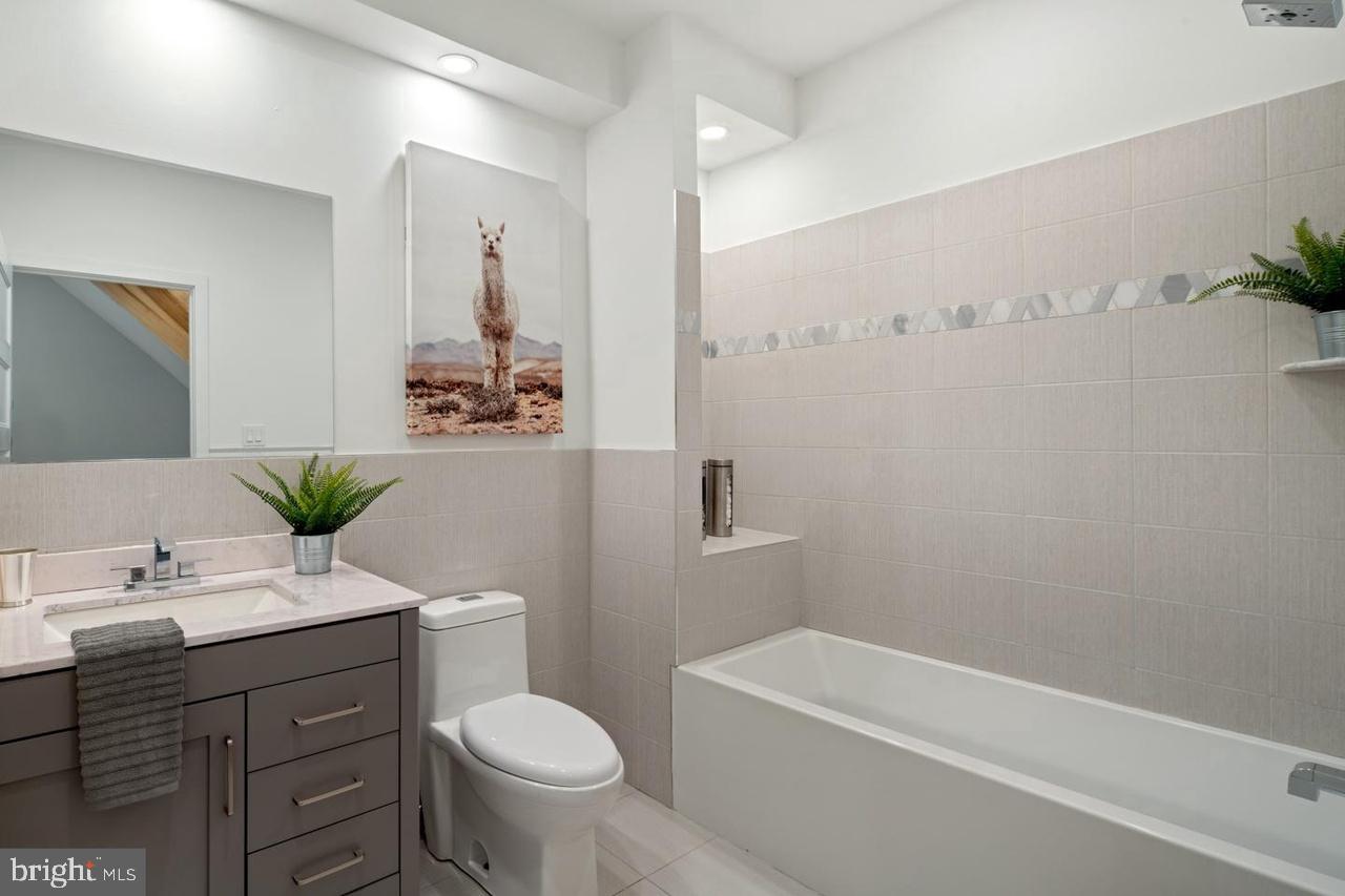 POINT BREEZE - Residential