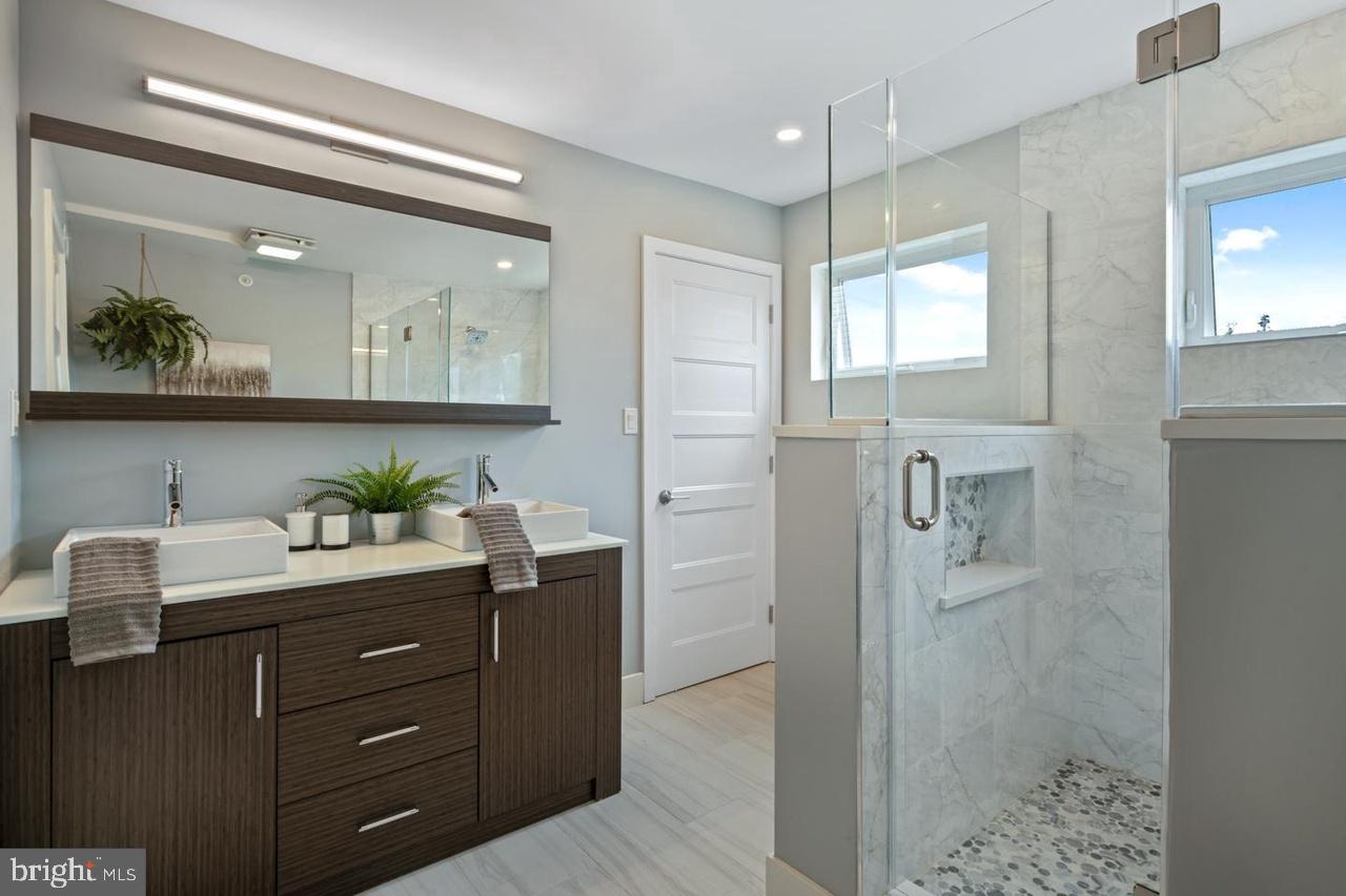 POINT BREEZE - Residential