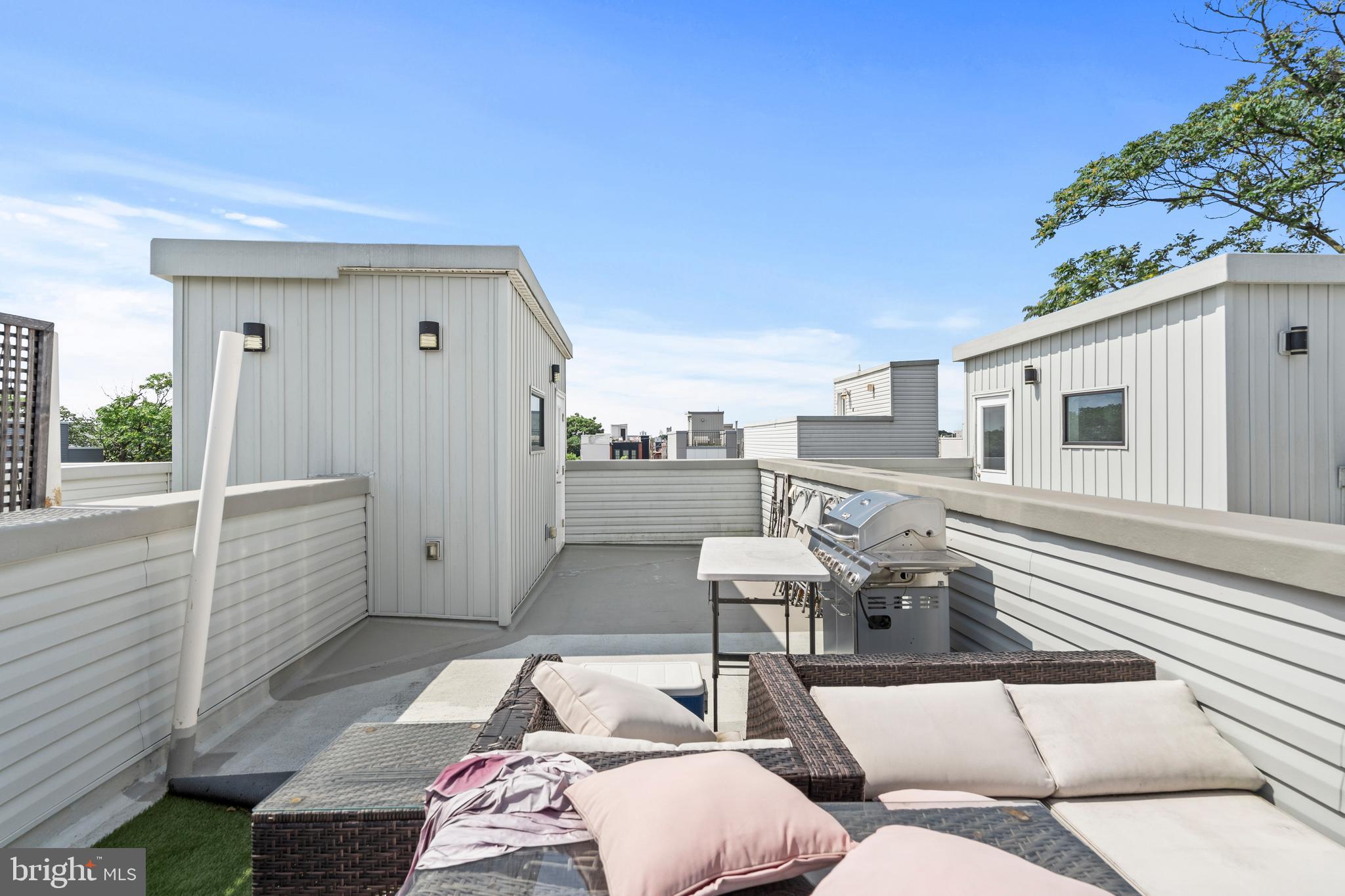 POINT BREEZE - Residential