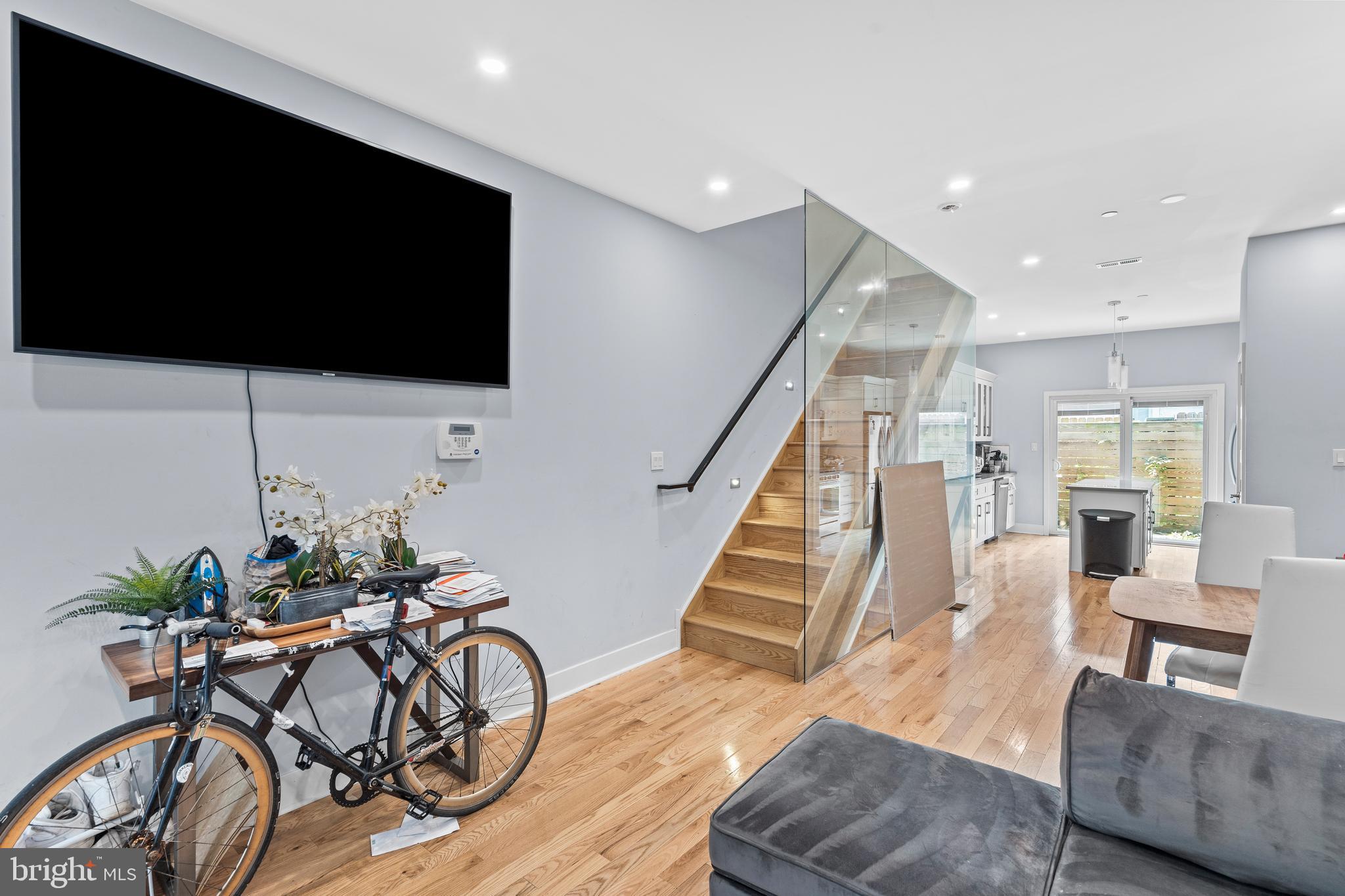 POINT BREEZE - Residential