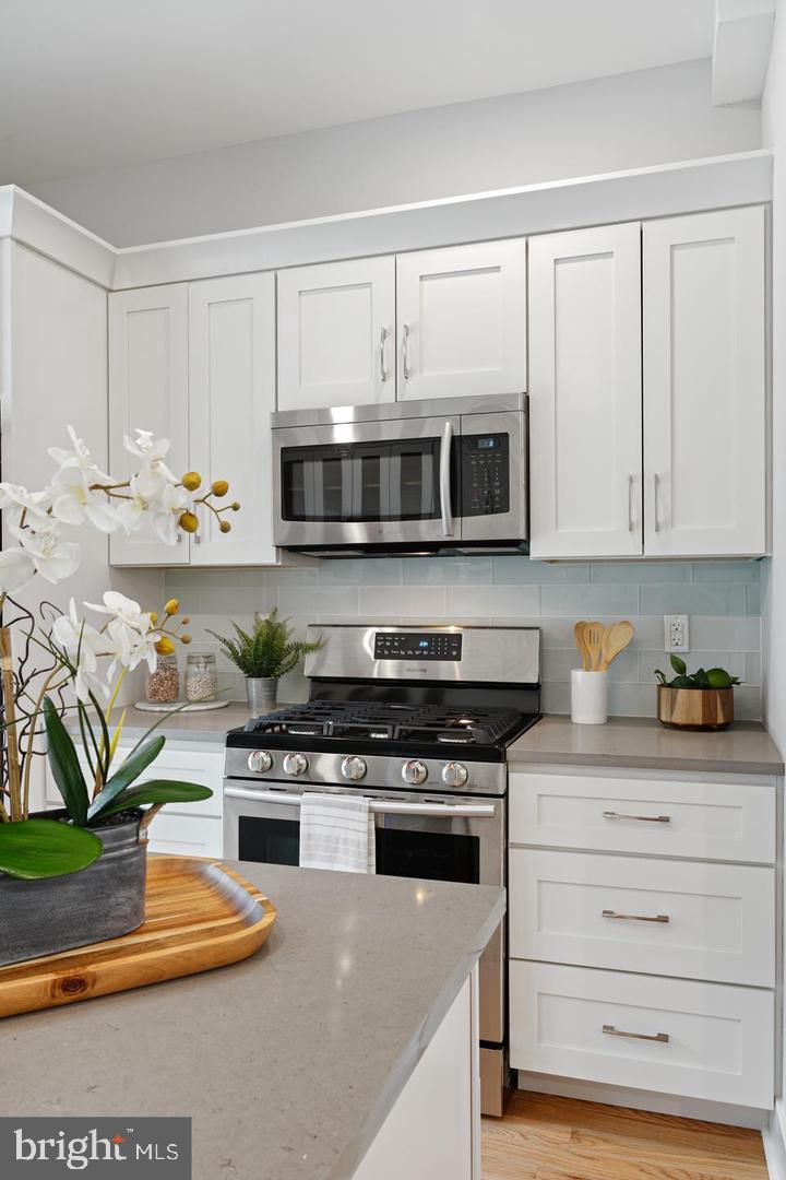 POINT BREEZE - Residential