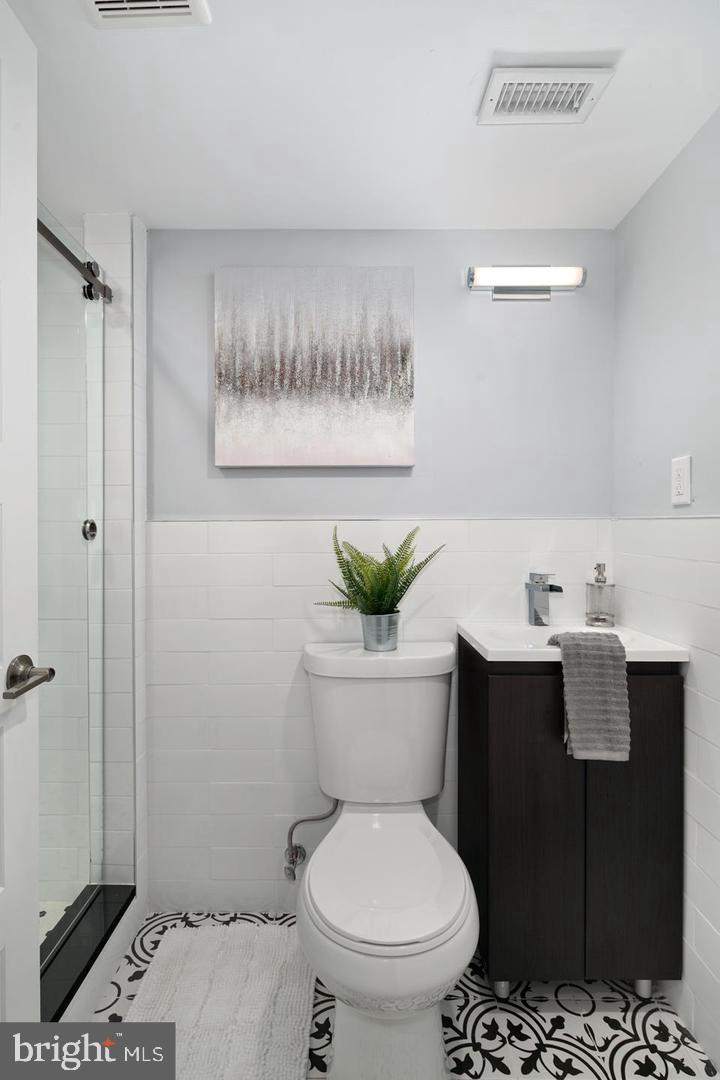 POINT BREEZE - Residential