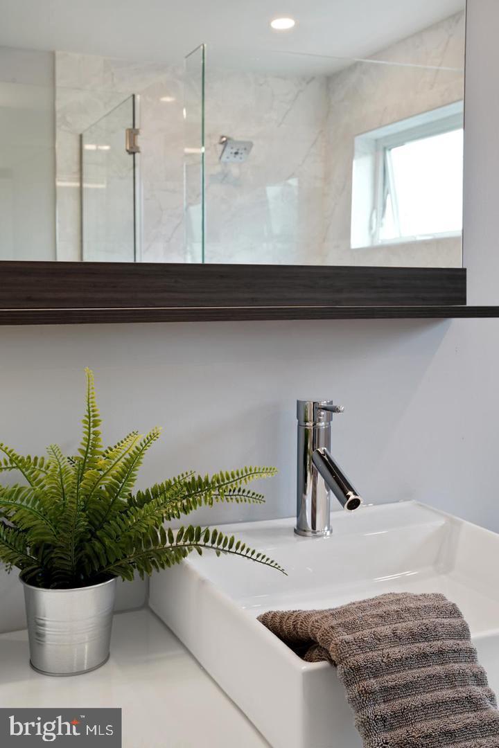 POINT BREEZE - Residential