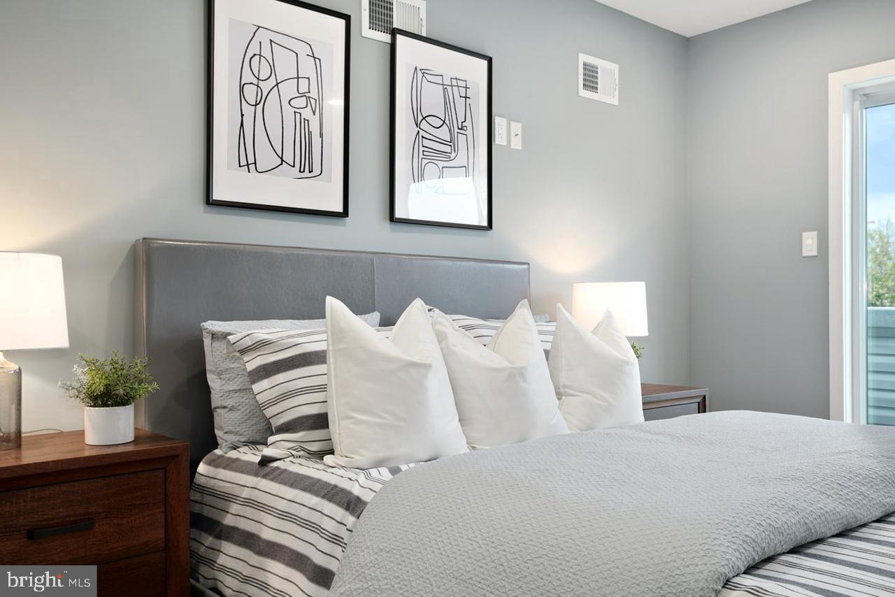 POINT BREEZE - Residential