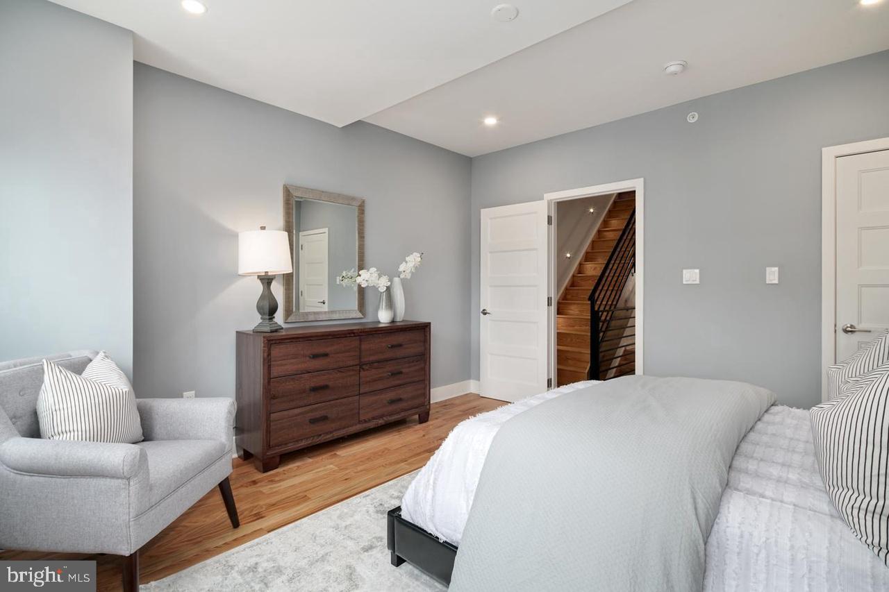 POINT BREEZE - Residential