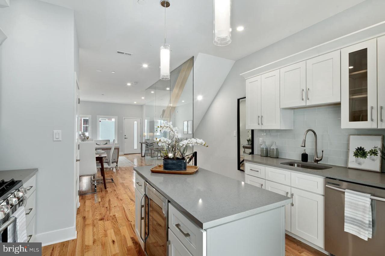 POINT BREEZE - Residential