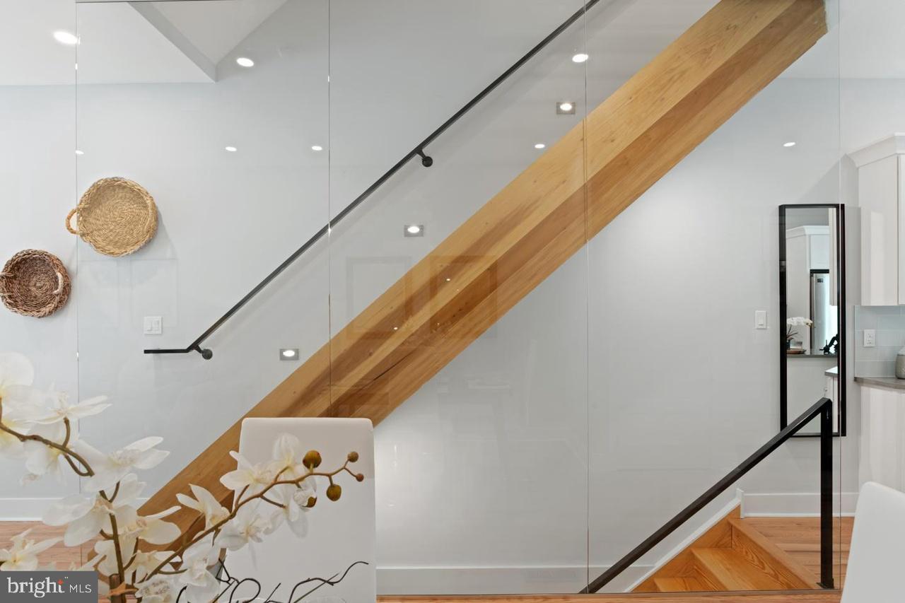 POINT BREEZE - Residential