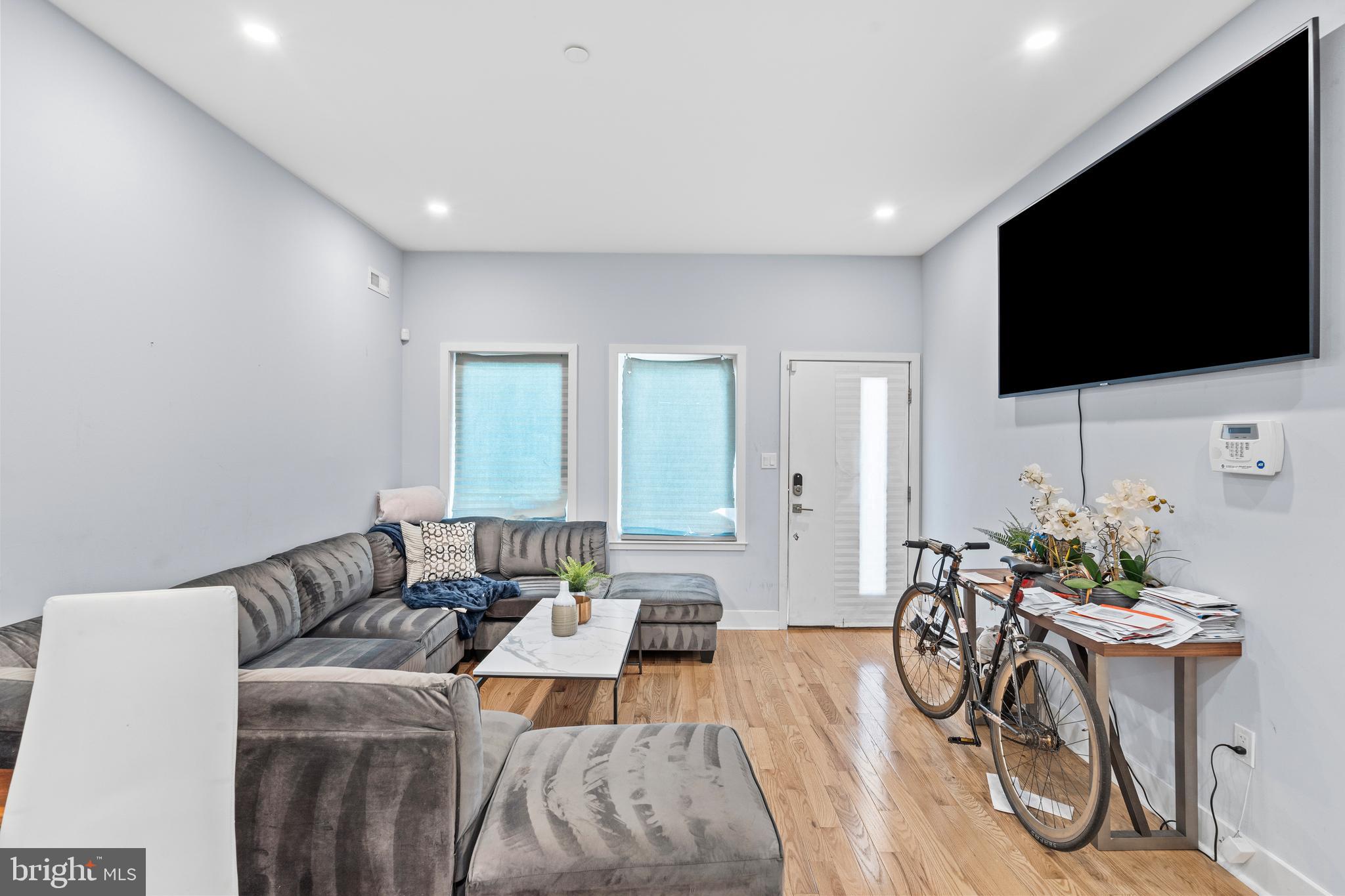 POINT BREEZE - Residential