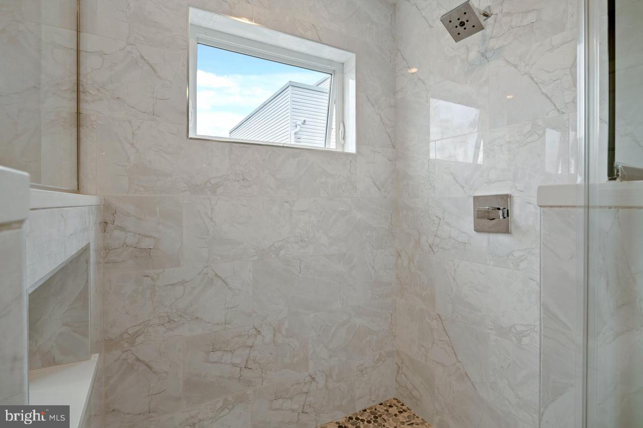 POINT BREEZE - Residential