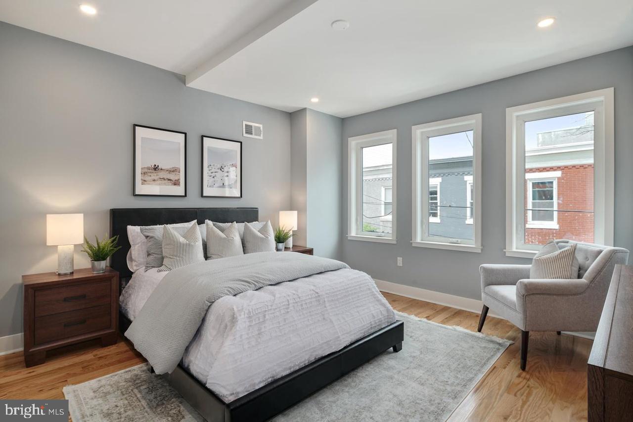 POINT BREEZE - Residential