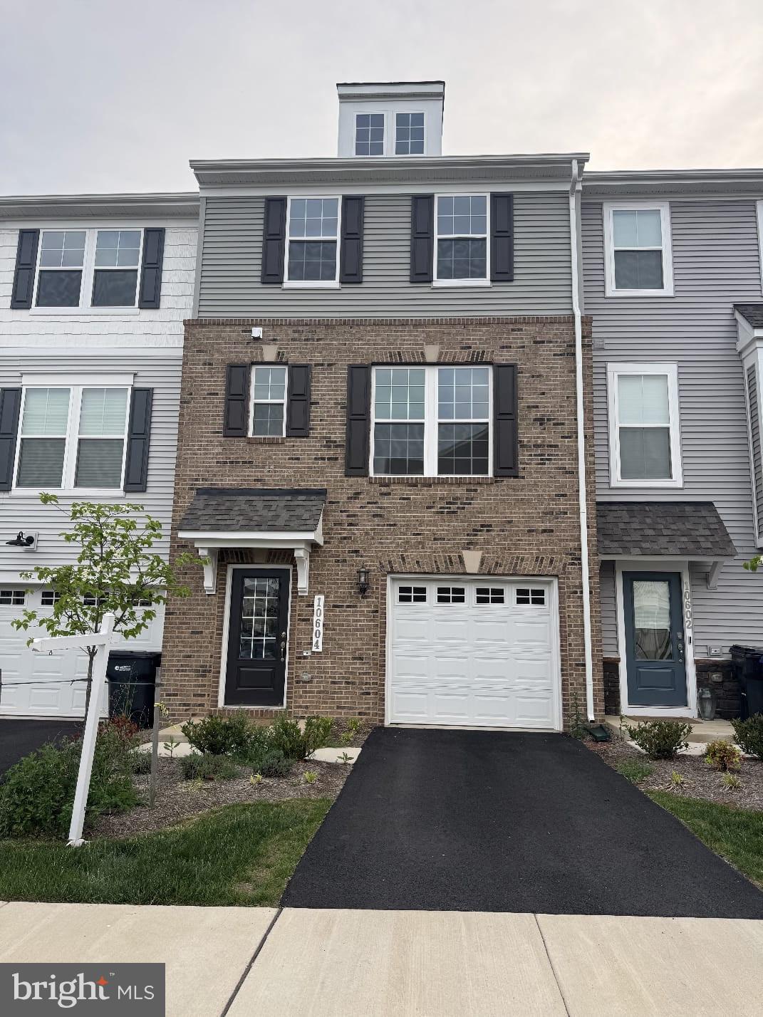 BRADLEY SQUARE - Residential Lease