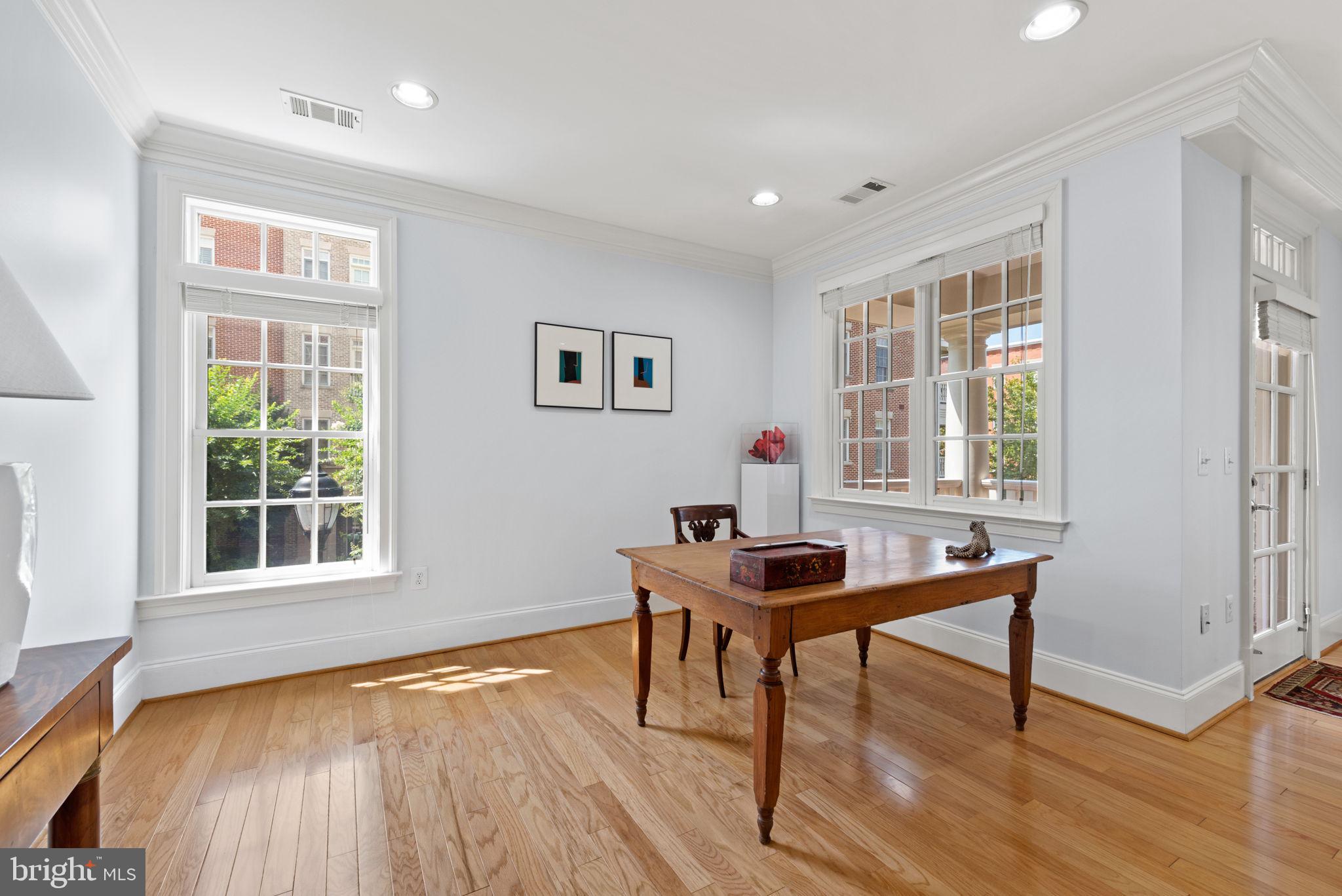 LIBERTY ROW - Residential