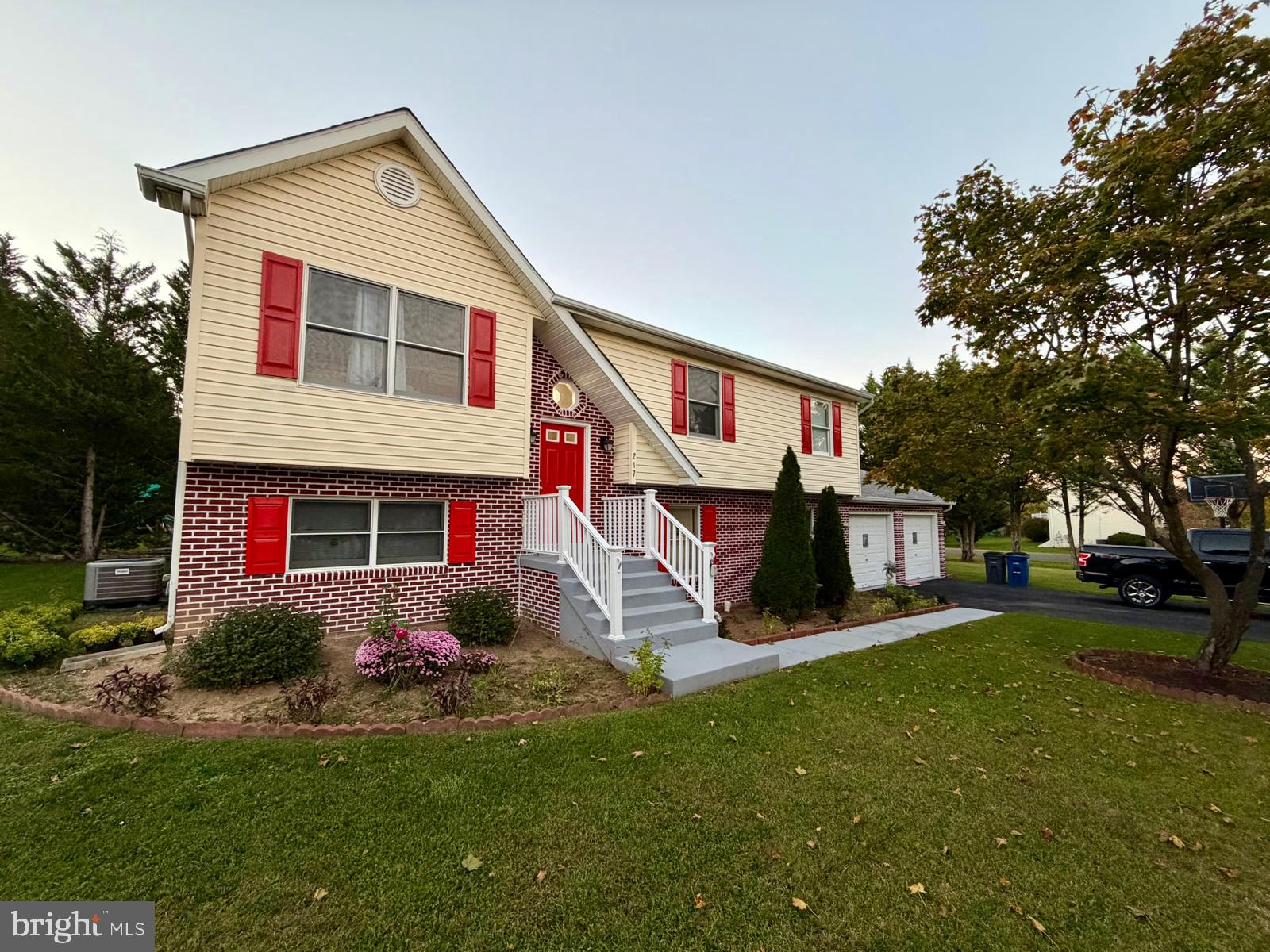 217 MONTGOMERY CIRCLE