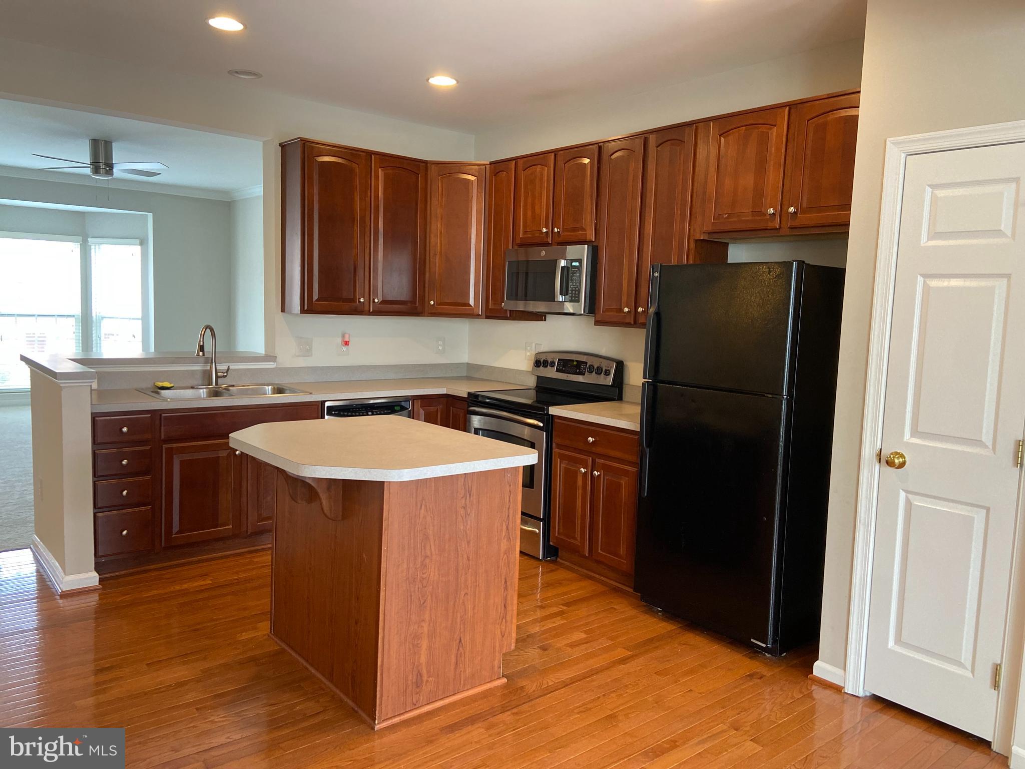 WINDMILL CROSSING - Residential Lease