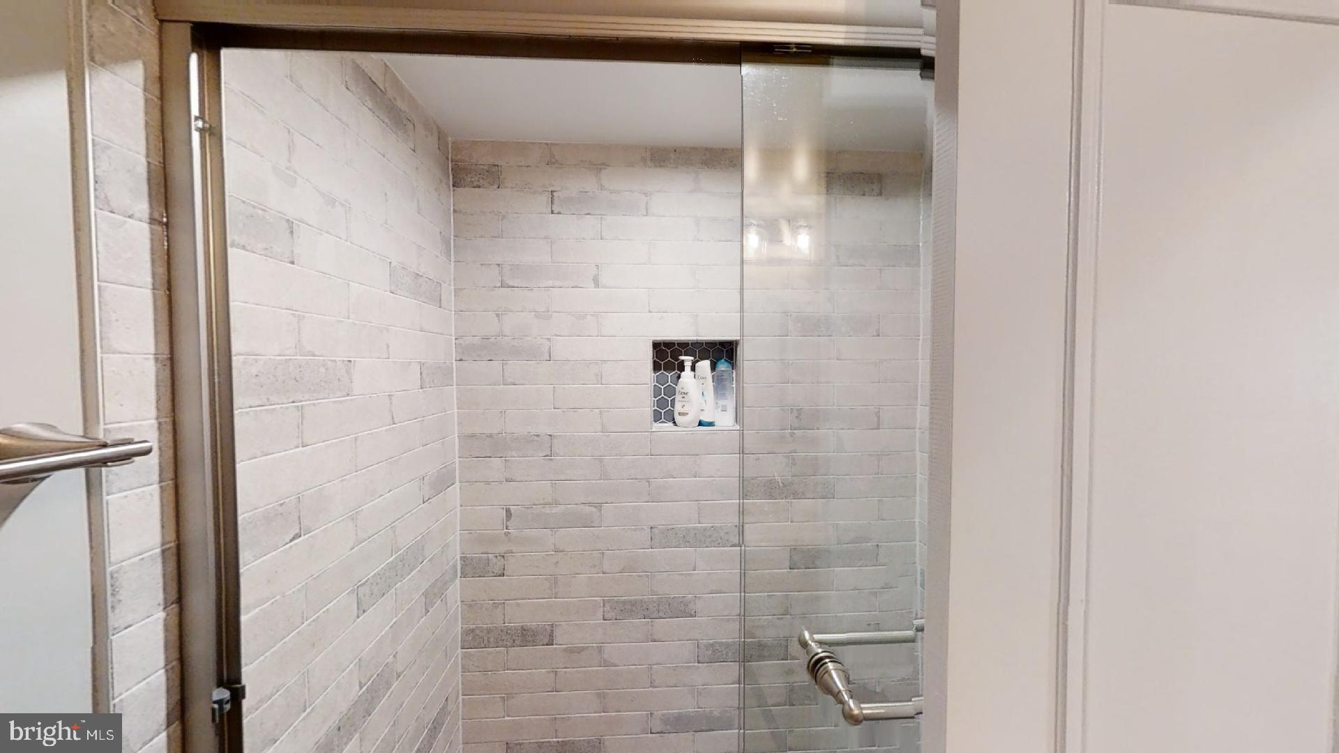 RESTON - Residential Lease