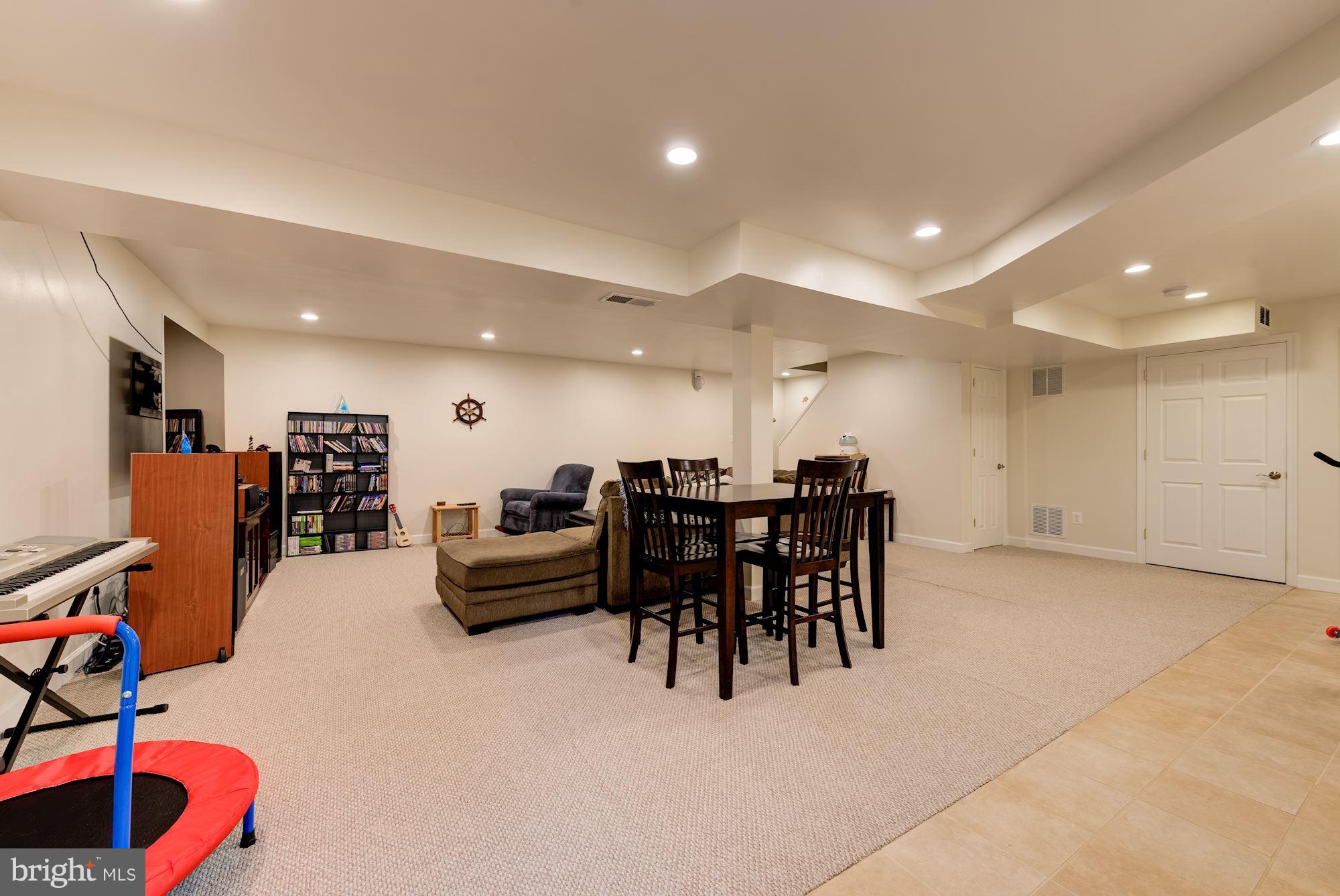 WEST SPRINGFIELD - Residential