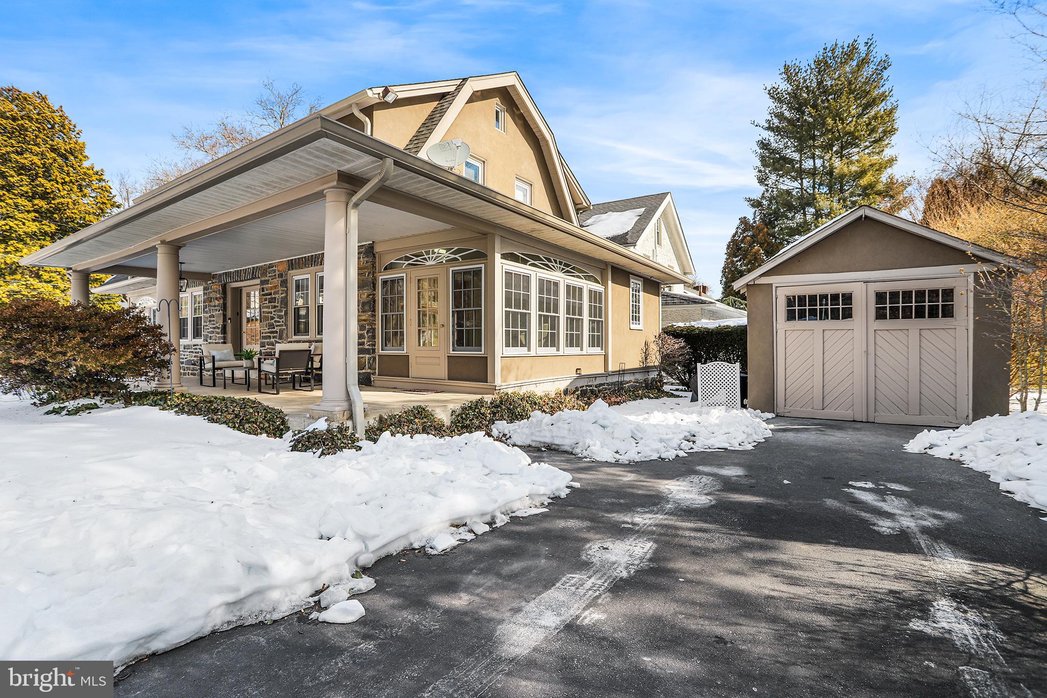 1217 LARCHMONT AVENUE