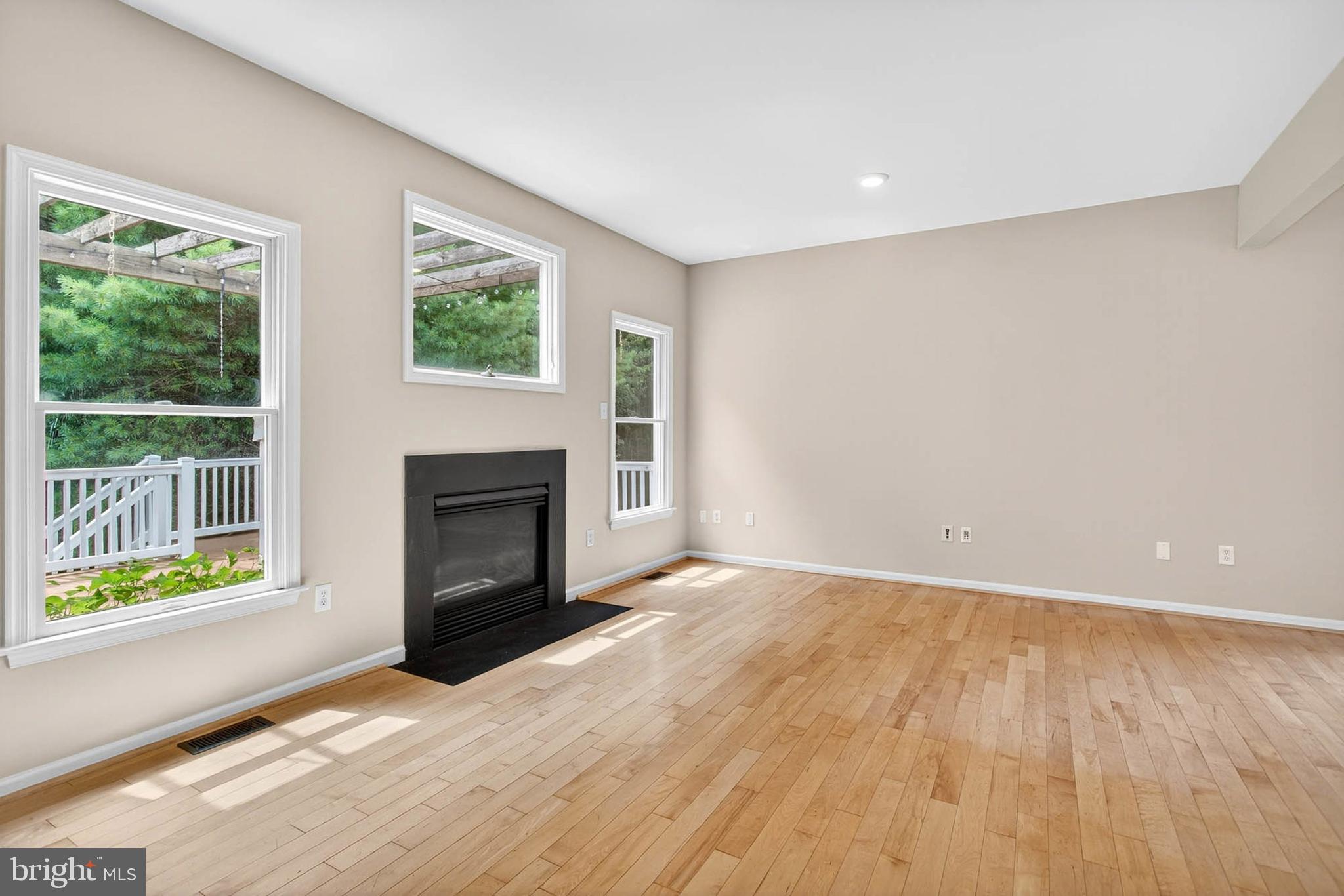 RIVER HILL - Residential