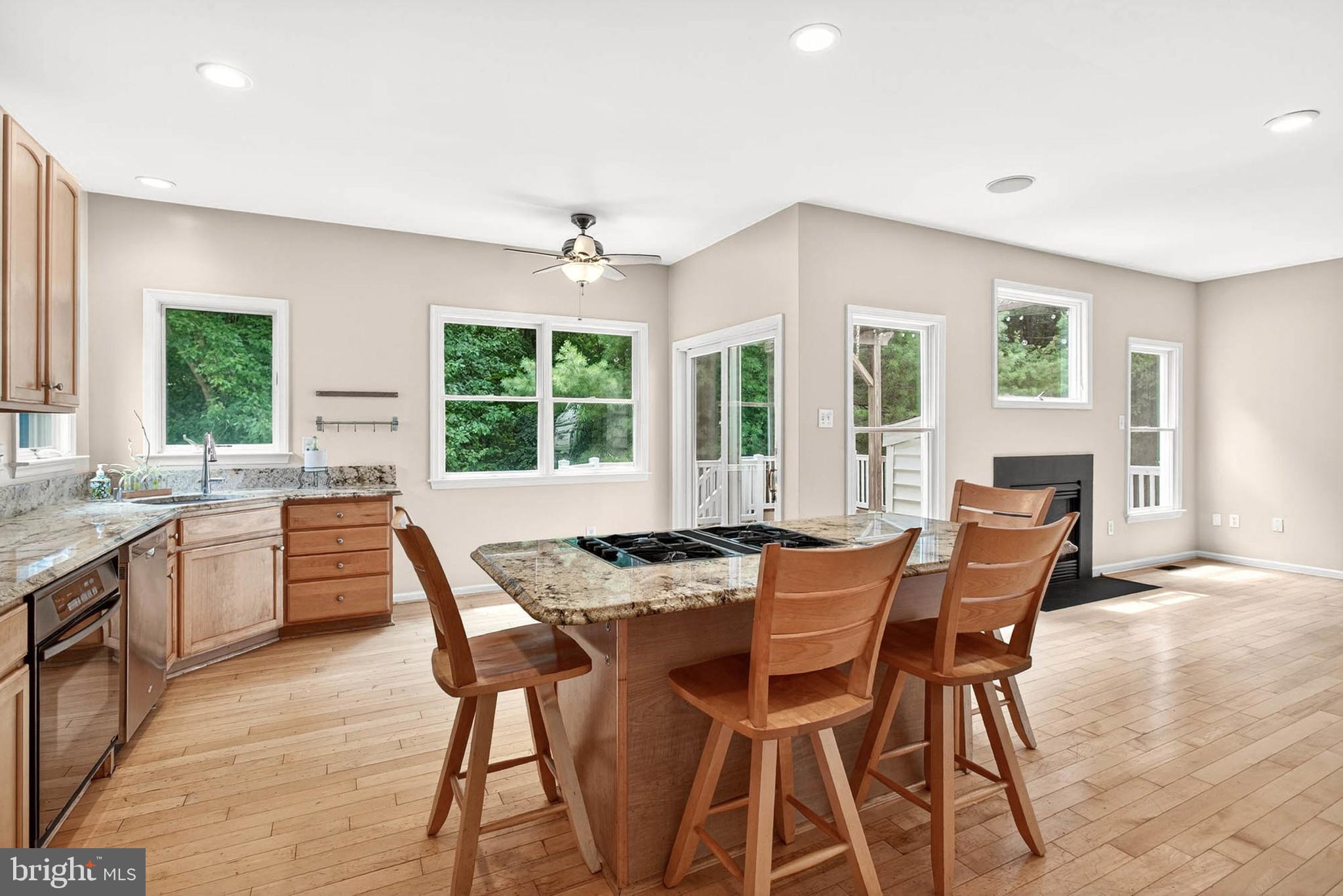 RIVER HILL - Residential