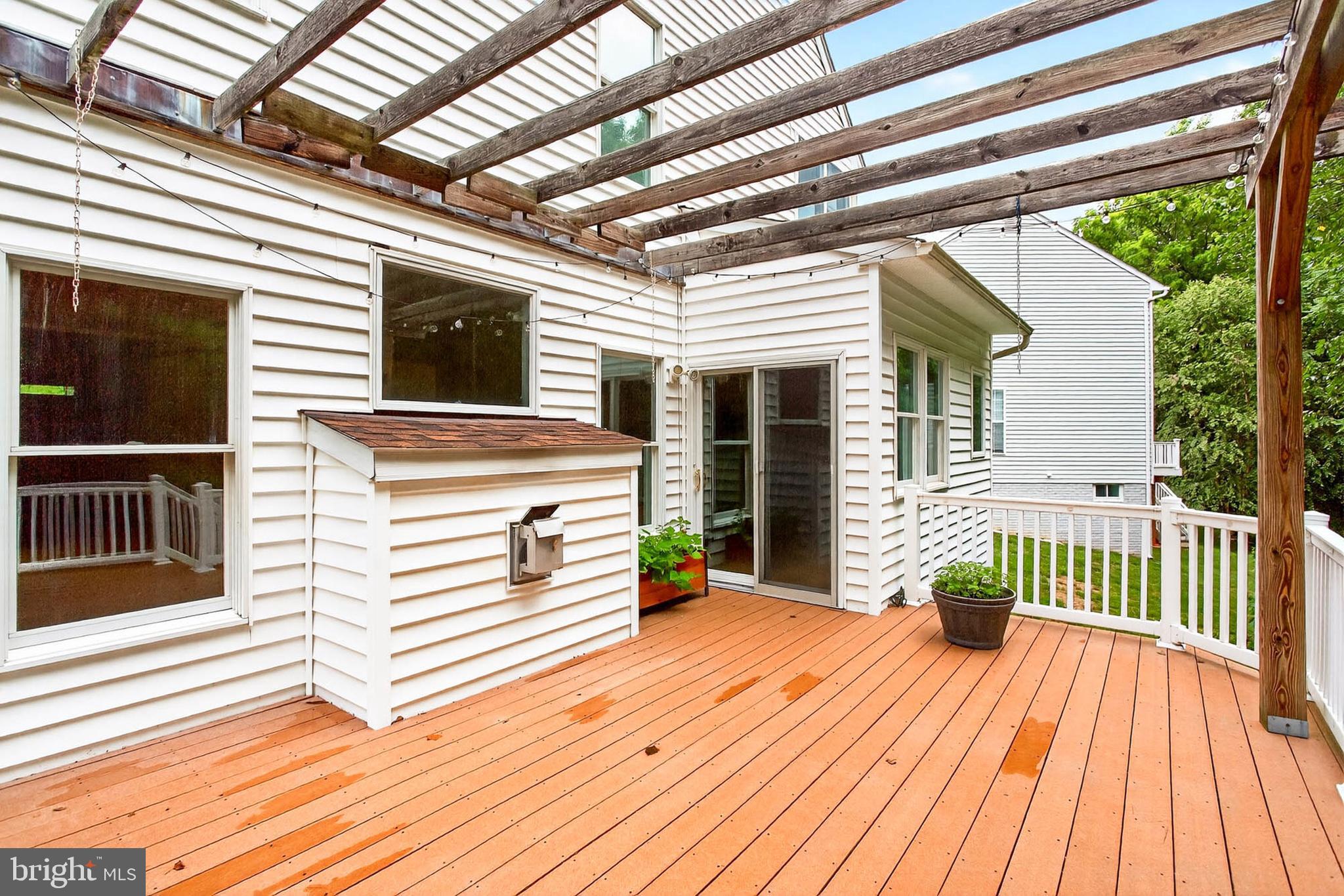 RIVER HILL - Residential