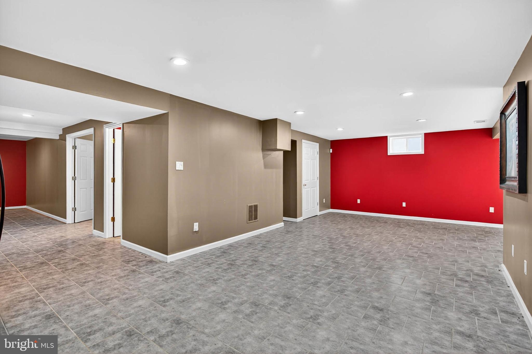 RIVER HILL - Residential