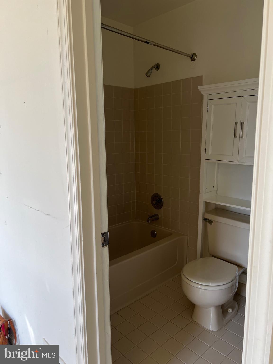 HALSTEAD GLEN - Residential