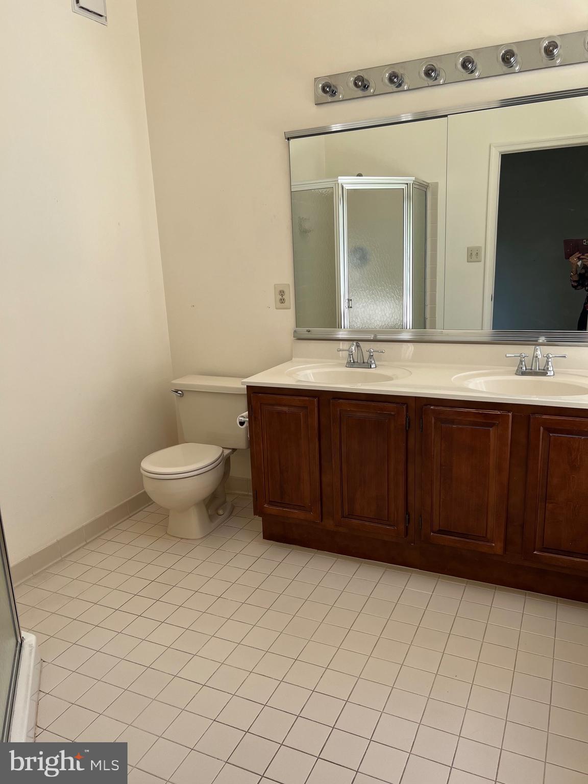 HALSTEAD GLEN - Residential