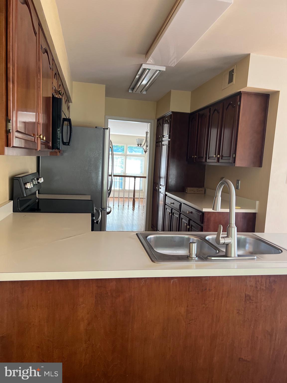 HALSTEAD GLEN - Residential