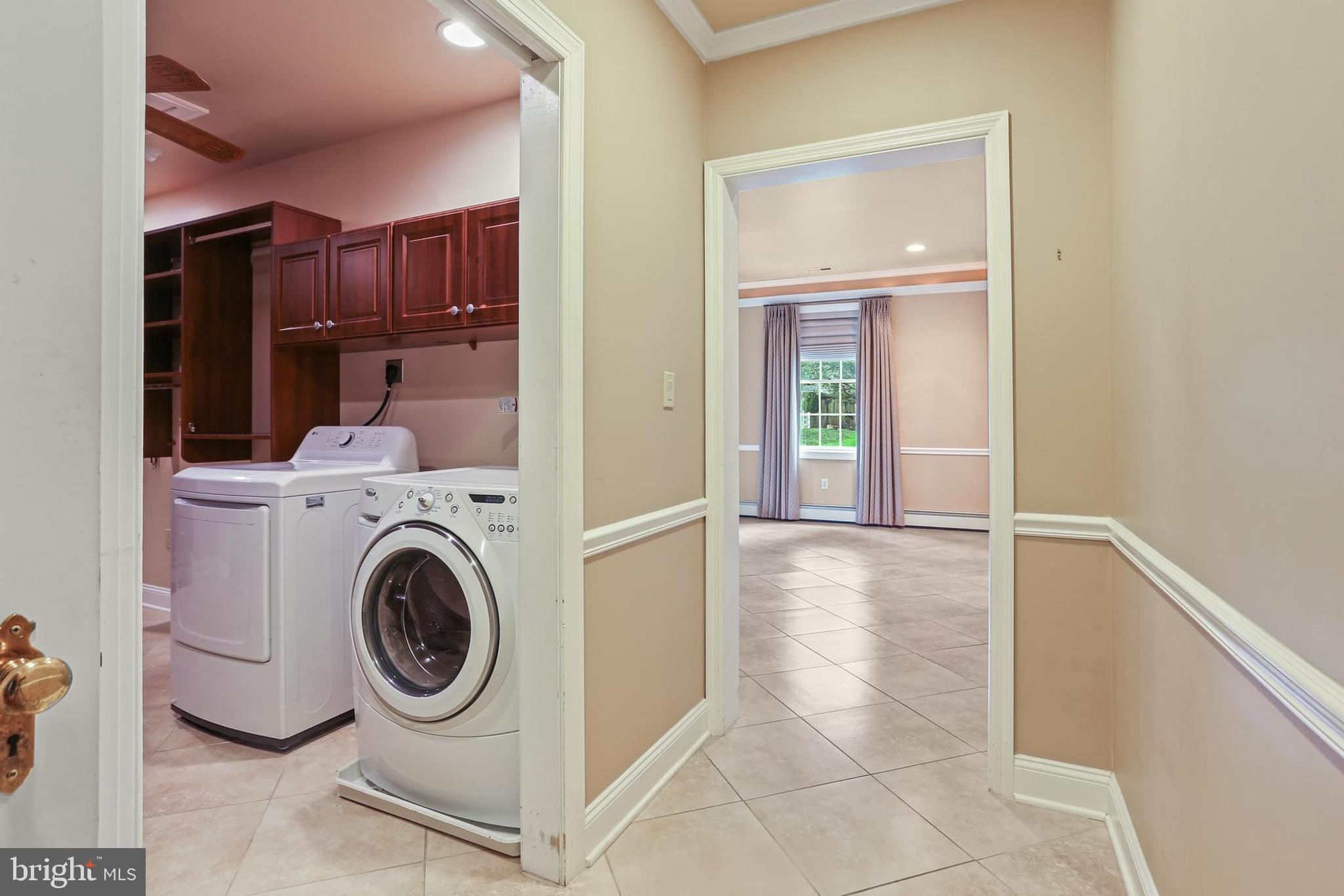 FALLS ROAD - Residential